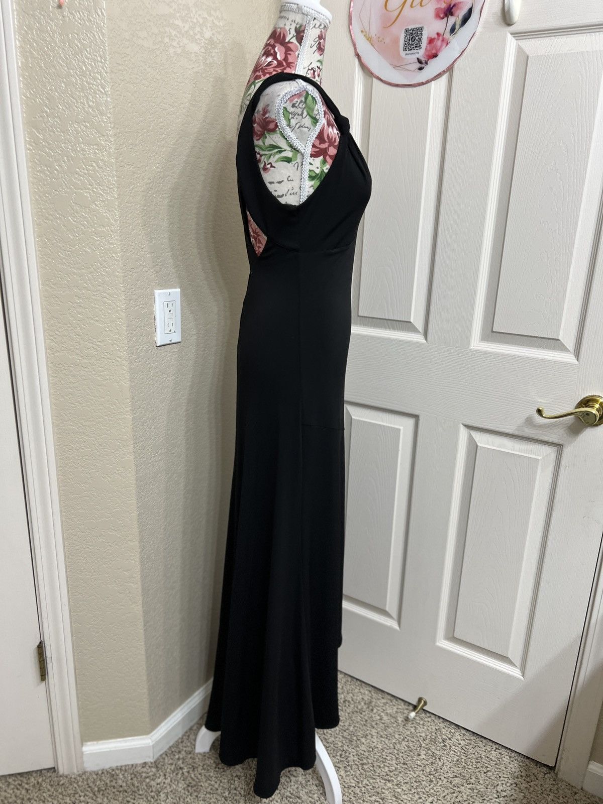 Guess Guess Black V-Neck Maxi Dress size M Size M / US 6-8 / IT 42-44 - 2 Thumbnail