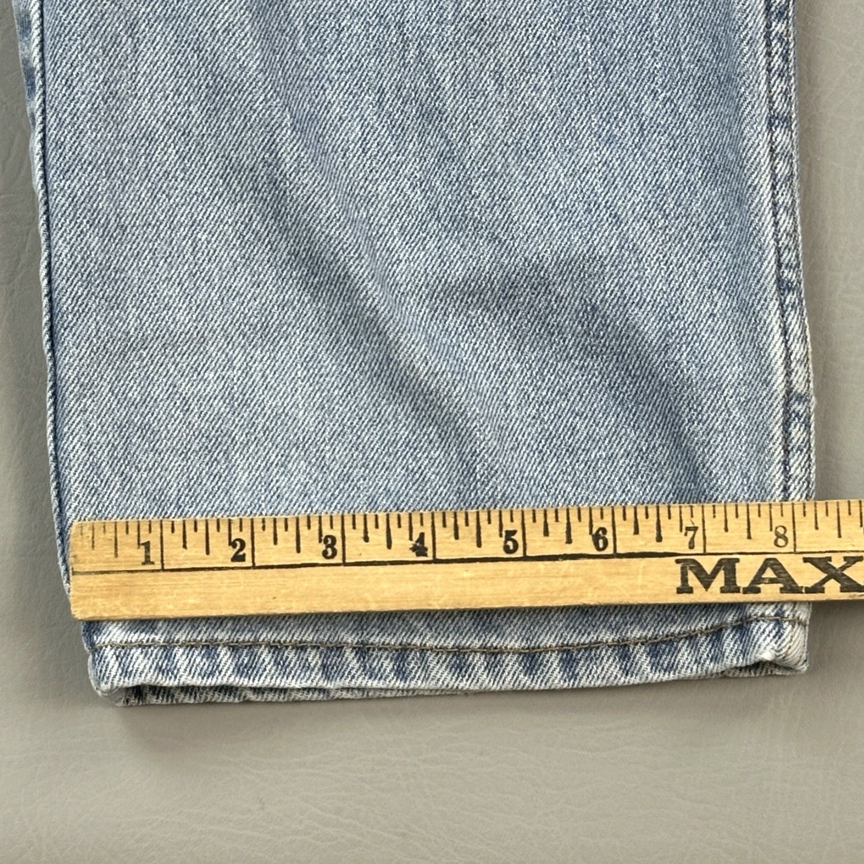 Levi's VINTAGE Levi's 550 Jeans Mens 36x30 Medium Wash Relaxed Fit Grunge 90s Logo Skate Jeans Mens Size US 36 / EU 52 - 4 Thumbnail