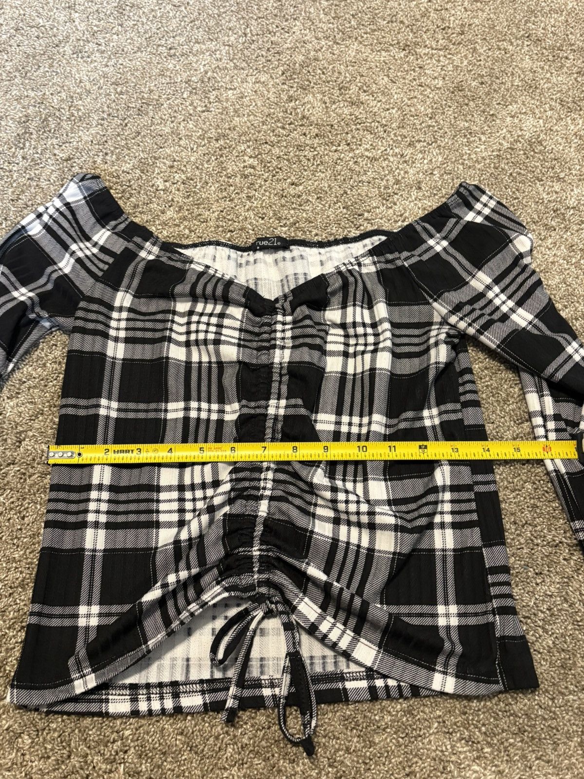 rue21 (Rue 21) Plaid CinchOff the Shoulder Long Sleeve: Size Large Size L / US 10 / IT 46 - 3 Thumbnail