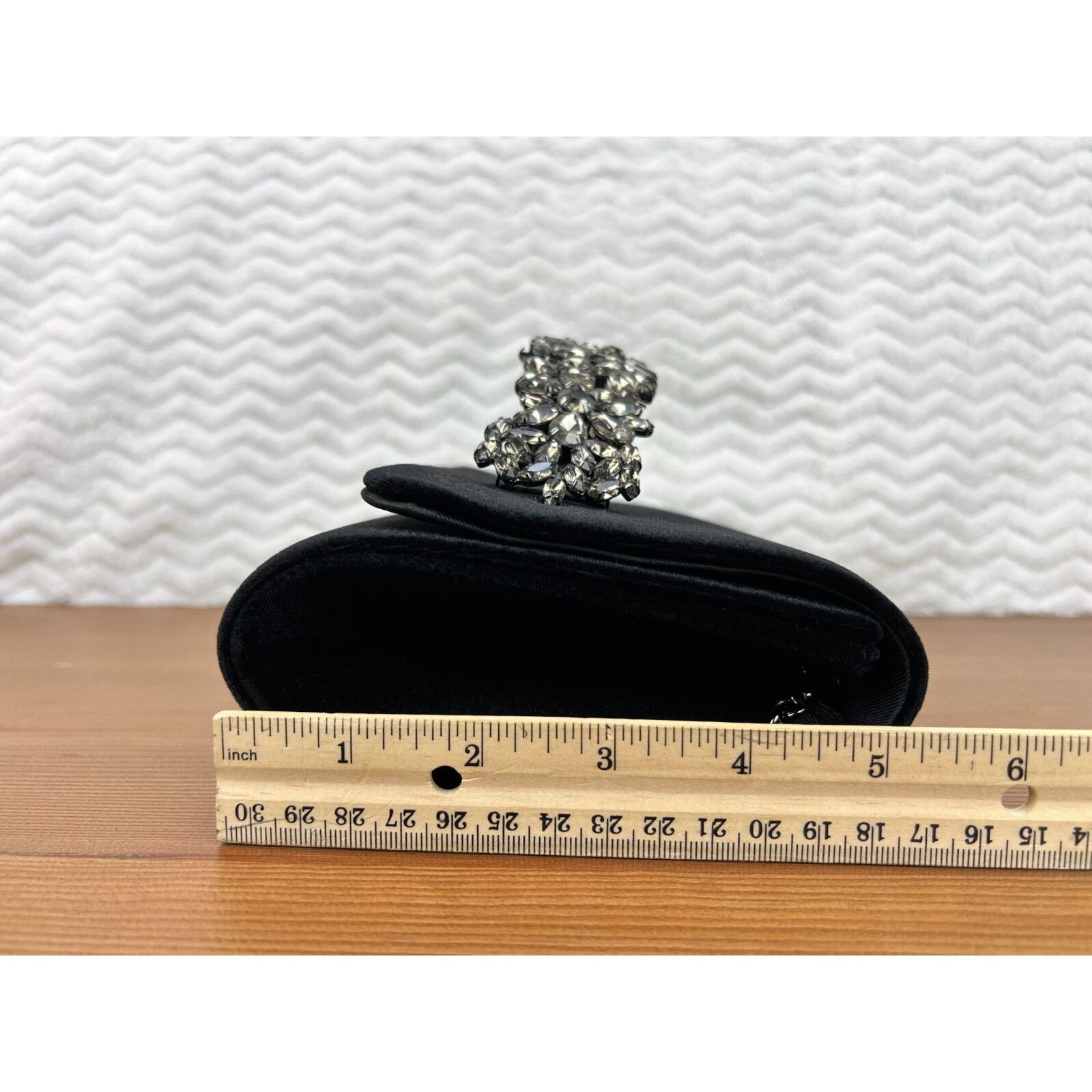 Other Sondra Roberts Velvet Clutch Stone Encrusted Shoulder Chain Size ONE SIZE - 7 Thumbnail