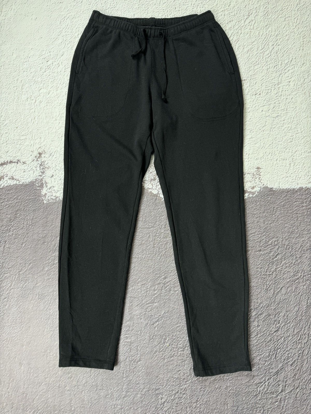 Japanese Brand Uniqlo black basic blank sweatpants Size US 34 / EU 50 - 1 Thumbnail
