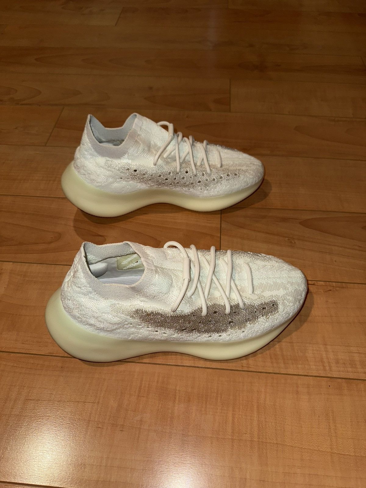 Adidas × Yeezy Yeezy Boost 380 Calcite Glow Size US 10 / EU 43 - 2 Thumbnail
