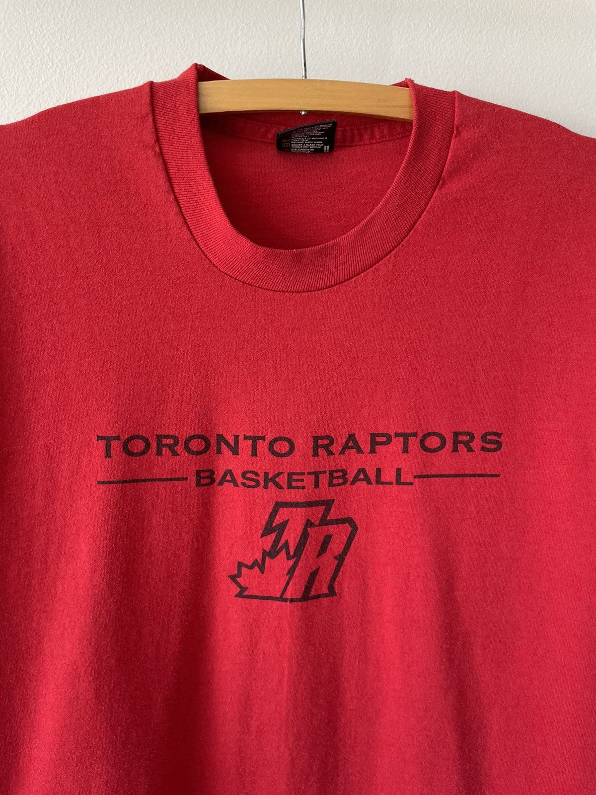 NBA Vintage 90s Toronto Raptors NBA tee Size US L / EU 52-54 / 3 - 2 Thumbnail