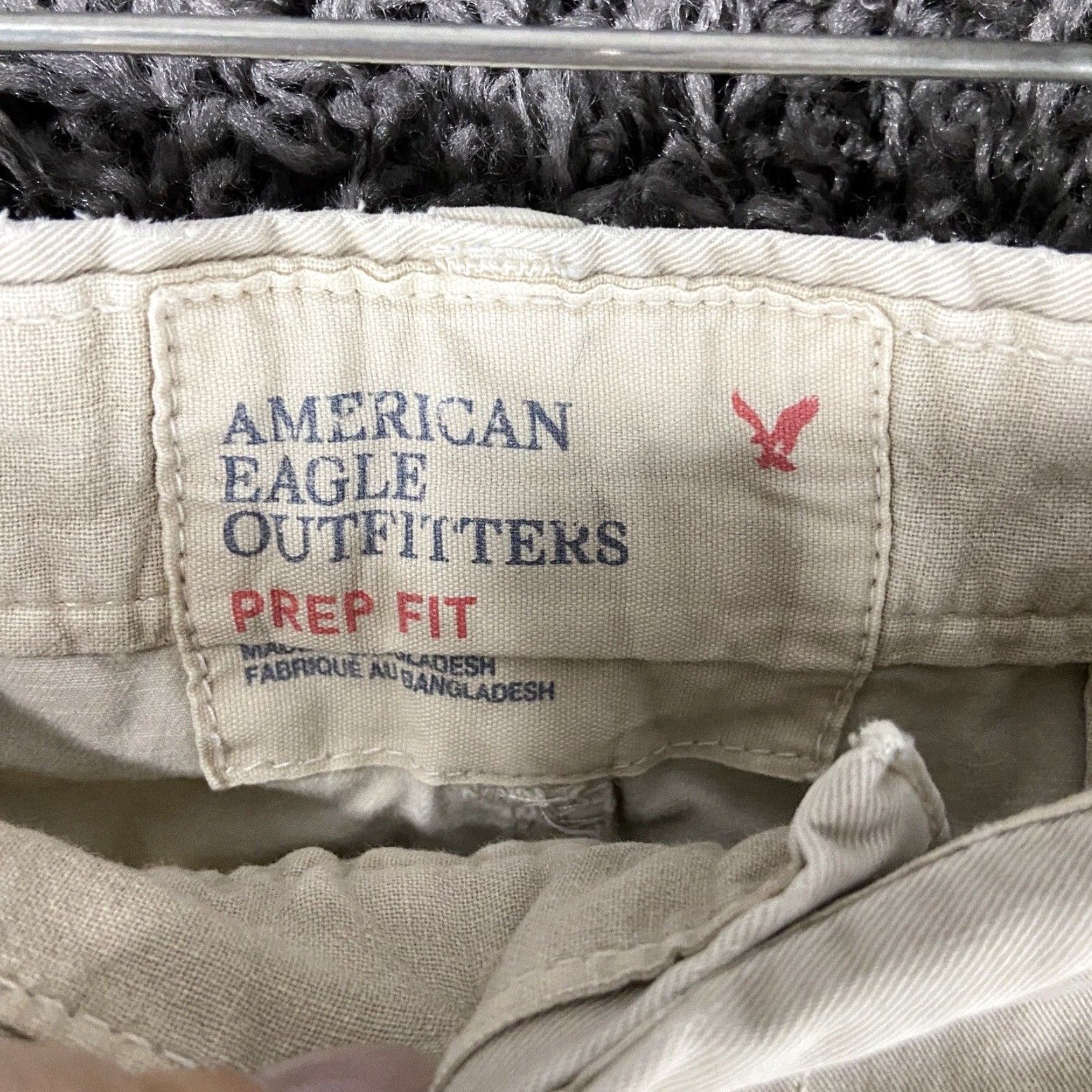 American Eagle Outfitters American Eagle Cargo Shorts Mens 36 Beige Prep Fit Regular Size US 36 / EU 52 - 4 Thumbnail