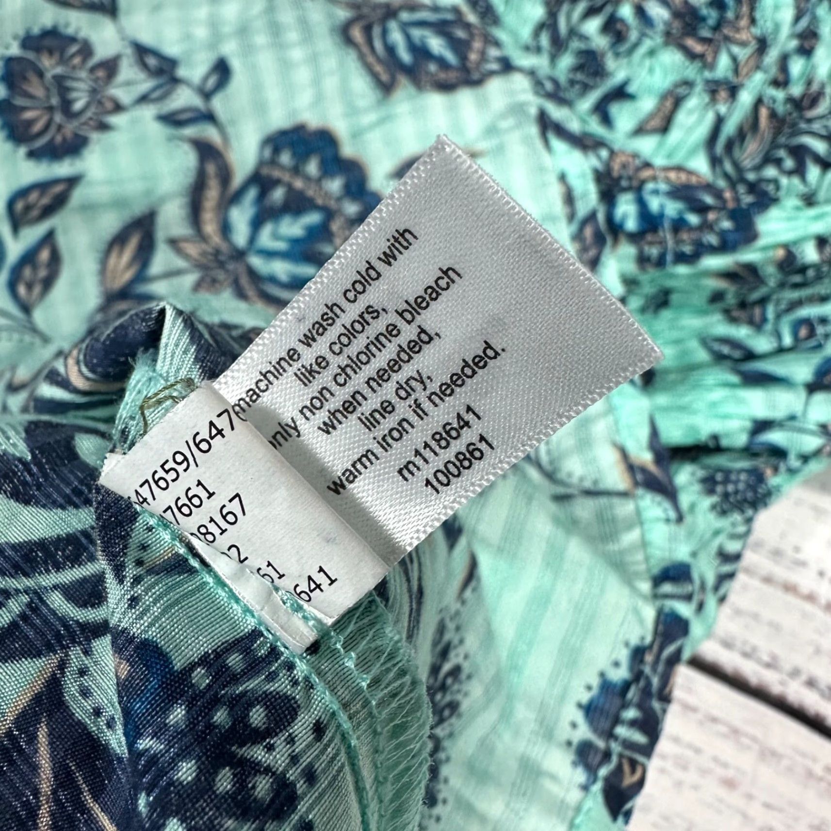 Vintage Lane Bryant Blouse Short Puff Sleeve Smocked Top Plus 24 Aqua Green Floral Pullover Women Size 4XL / US 24-26 - 7 Thumbnail