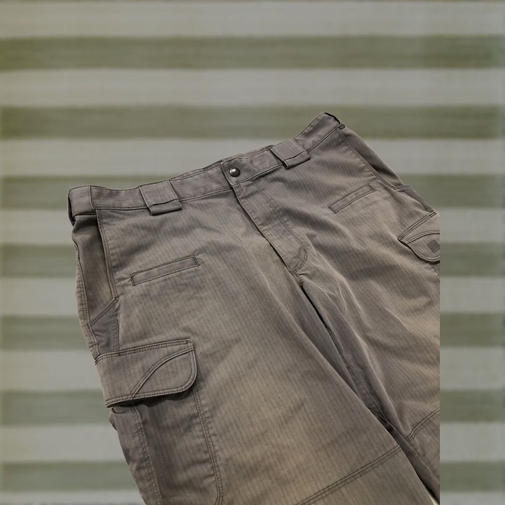 Vintage 5.11 Tactical Series Men 36 x 31 Gray Stripe Cargo Carry Pants Shirt Size US 36 / EU 52 - 1 Thumbnail