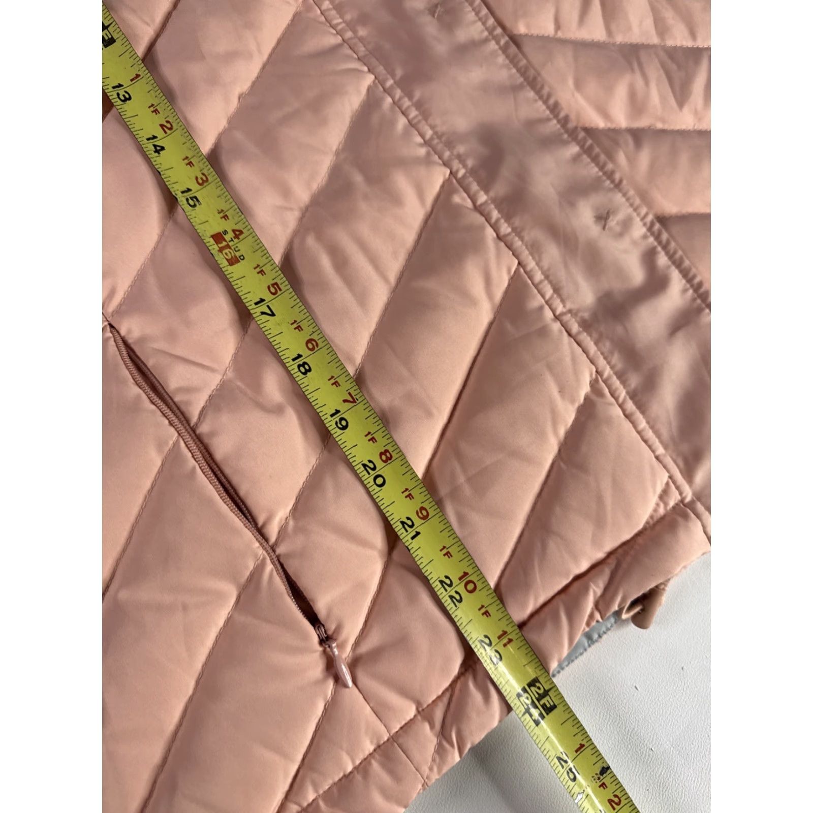 Vintage Sundance Puffer Vest Womens L Peach Pink Vest Puffer Jacket Womens Size L Pink, Peach, Sundance, Vest, Women’s, Puffy, Puffer, Jacket, Size L Size L / US 10 / IT 46 - 3 Thumbnail