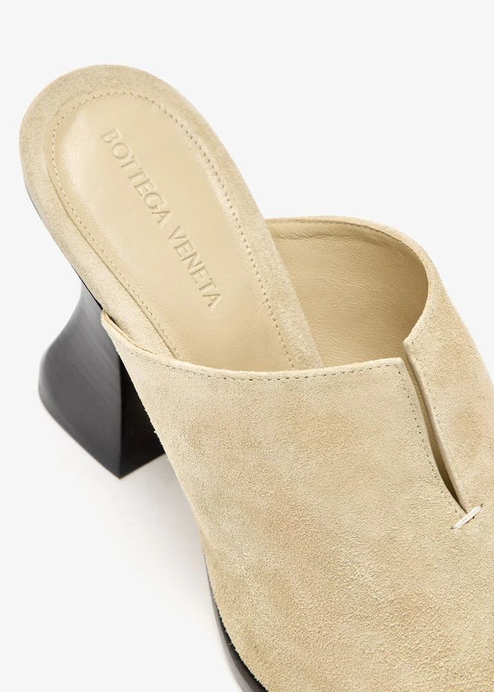 Bottega Veneta o1n1vont1125 Cha-Cha Mules in Beige Size US 8 / IT 38 - 2 Thumbnail