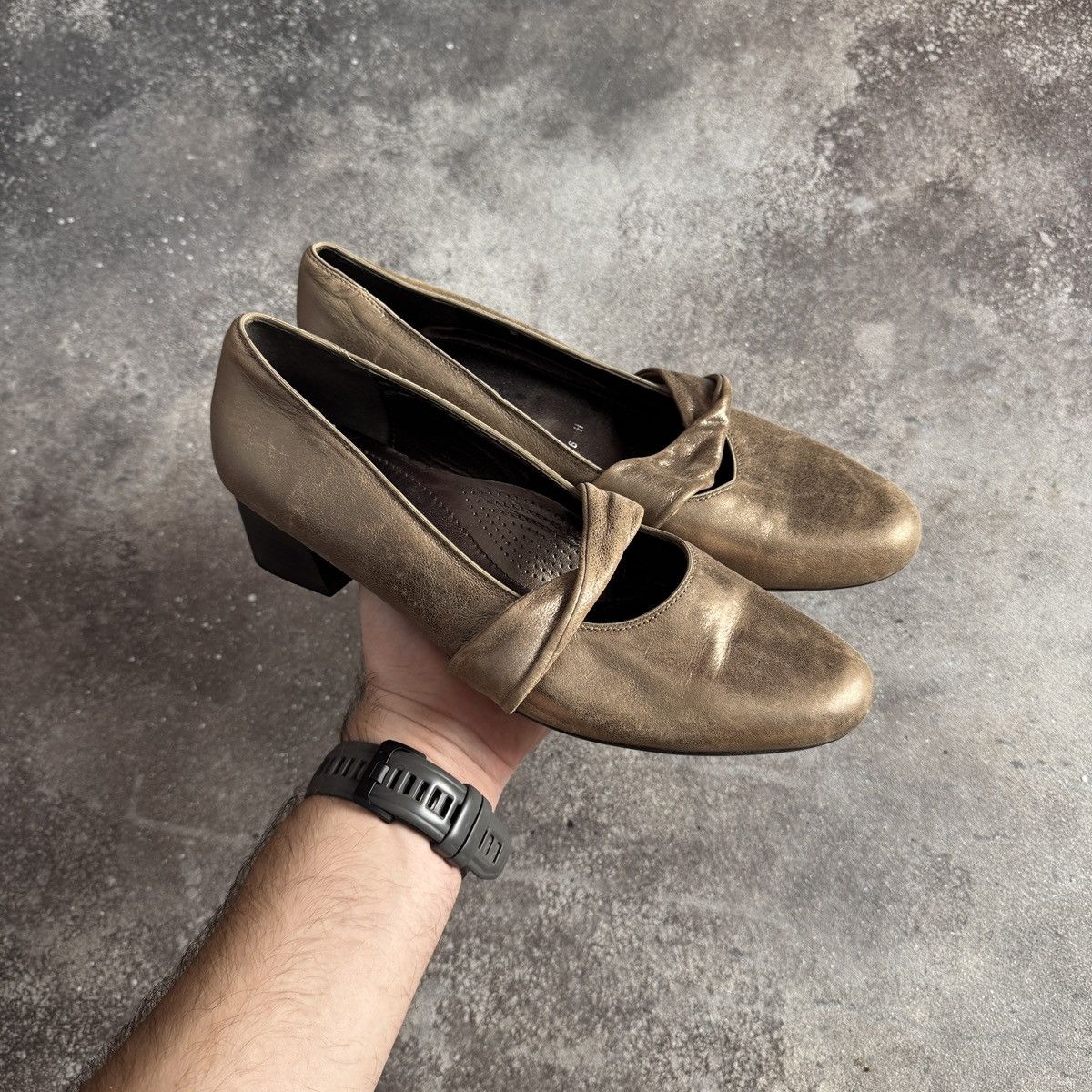 If Six Was Nine Avant Garde Vintage Real Faded Leather Heel Flat Boots Size US 9 / IT 39 - 1 Thumbnail