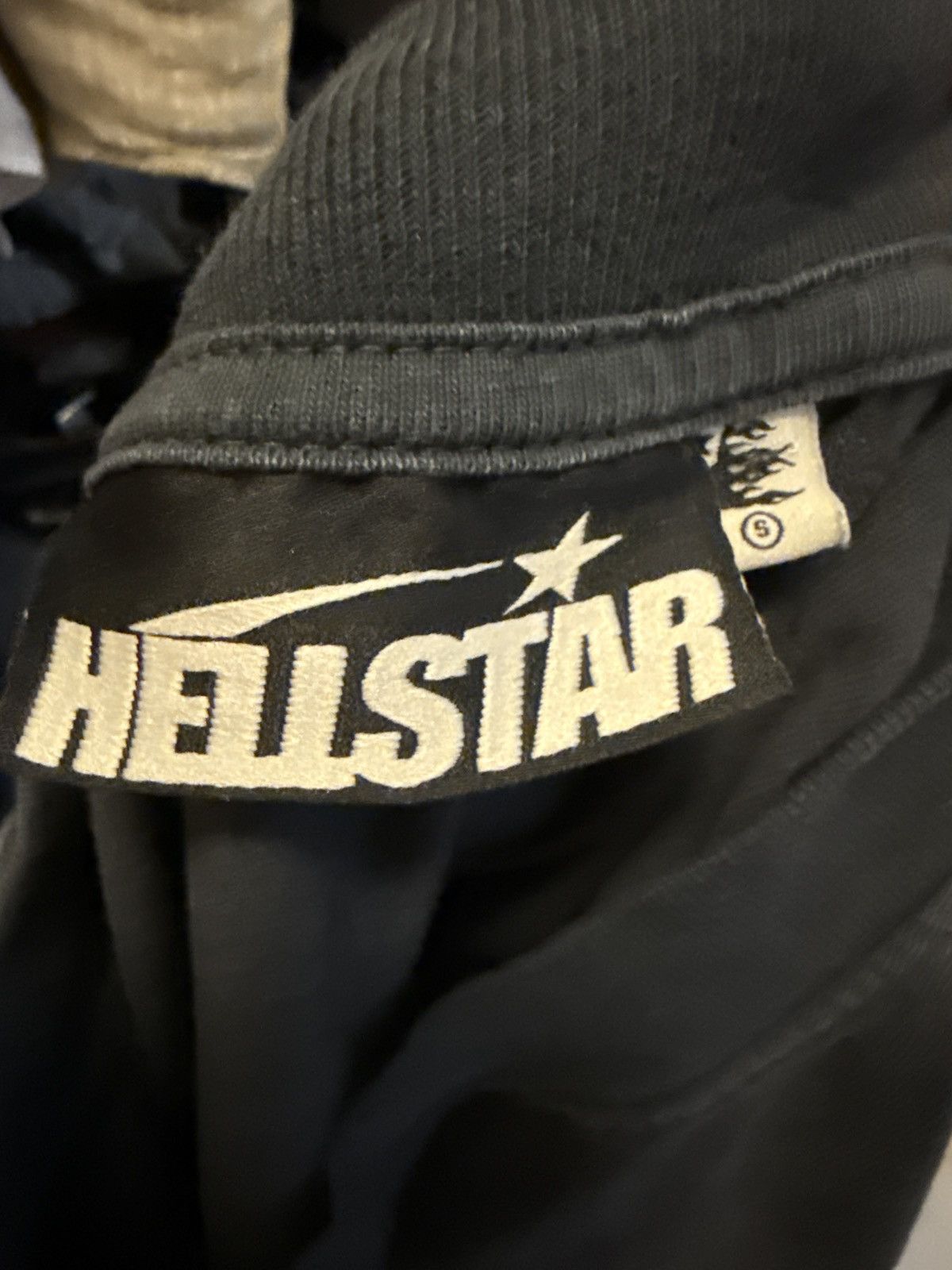 HELLSTAR Hellstar Classic T-Shirt with shooting star logo graphic. Size US S / EU 44-46 / 1 - 5 Thumbnail