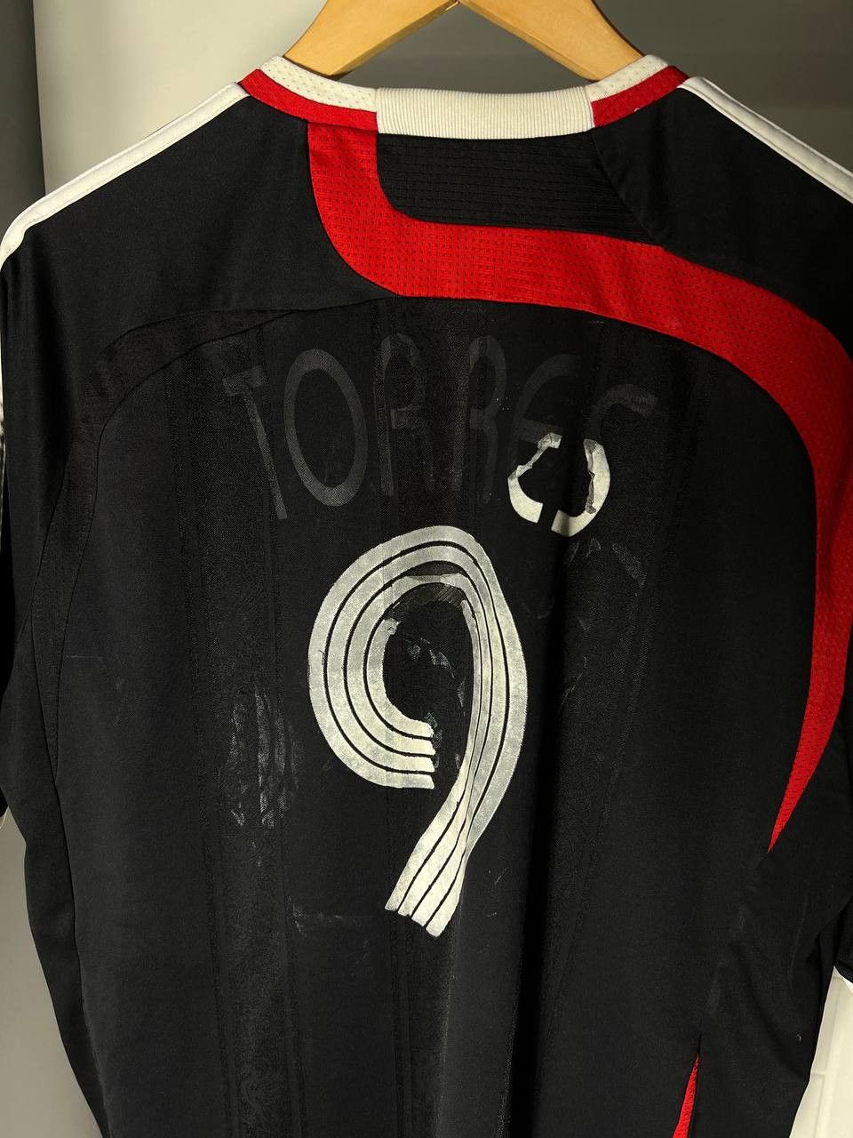 Adidas VINTAGE ADIDAS FC LIVERPOOL ENGLAND SOCCER JERSEY RETRO Y2K Size US L / EU 52-54 / 3 - 11 Thumbnail