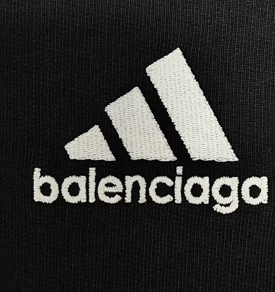 Balenciaga Balenciaga xAdidas 23ss red and black hooded 2412-Nextarrow Size US XS / EU 42 / 0 - 3 Thumbnail