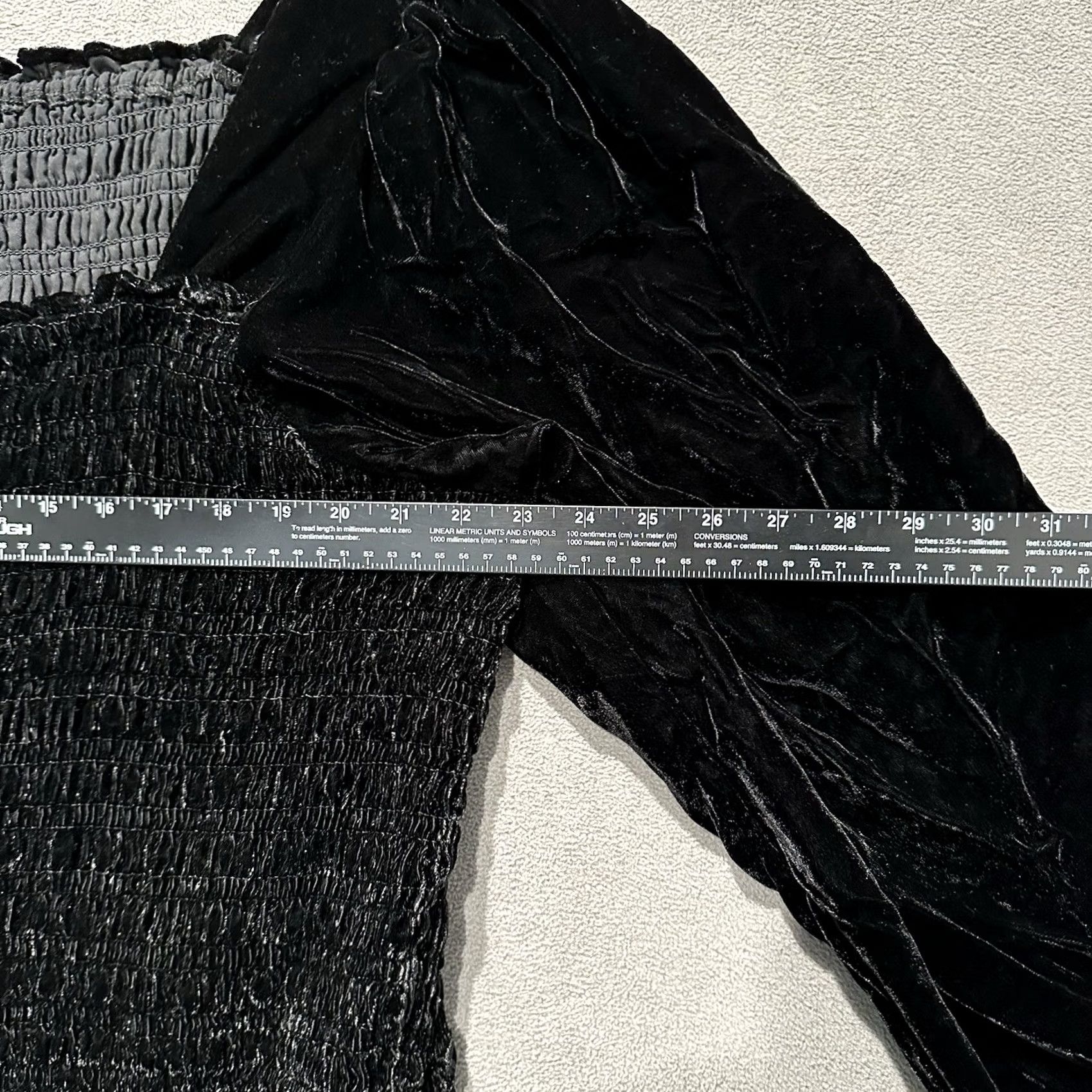 Torrid Torrid 5X Black Velvet Burnout Smocked Blouson Sleeve Crop Top Womens Size XXL / US 16-18 / IT 52-54 - 7 Thumbnail