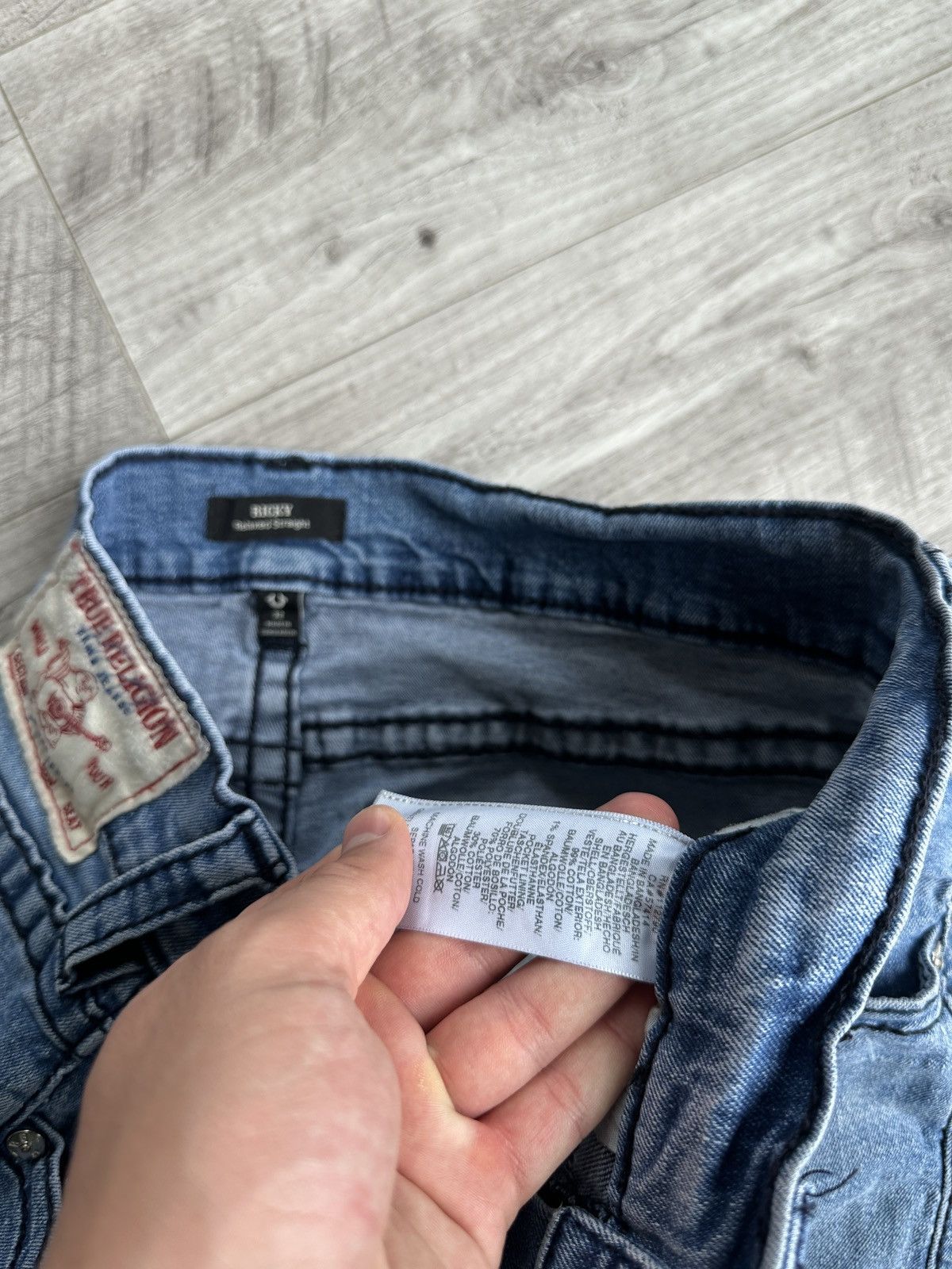 True Religion Relaxes Straight Fit men’s Y2K logo jeans