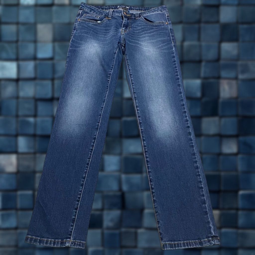 Apt. 9 Apt. 9 Womens Jeans Blue Denim Medium Wash Straight Crop Low Rise Distinct 5-Pocket Design 27 In Inseam Size 26" / US 2 / IT 38 - 1 Thumbnail