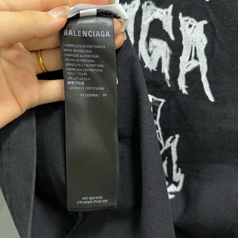 Balenciaga Balenciaga New Year black old logo short sleeves Size US XS / EU 42 / 0 - 4 Thumbnail