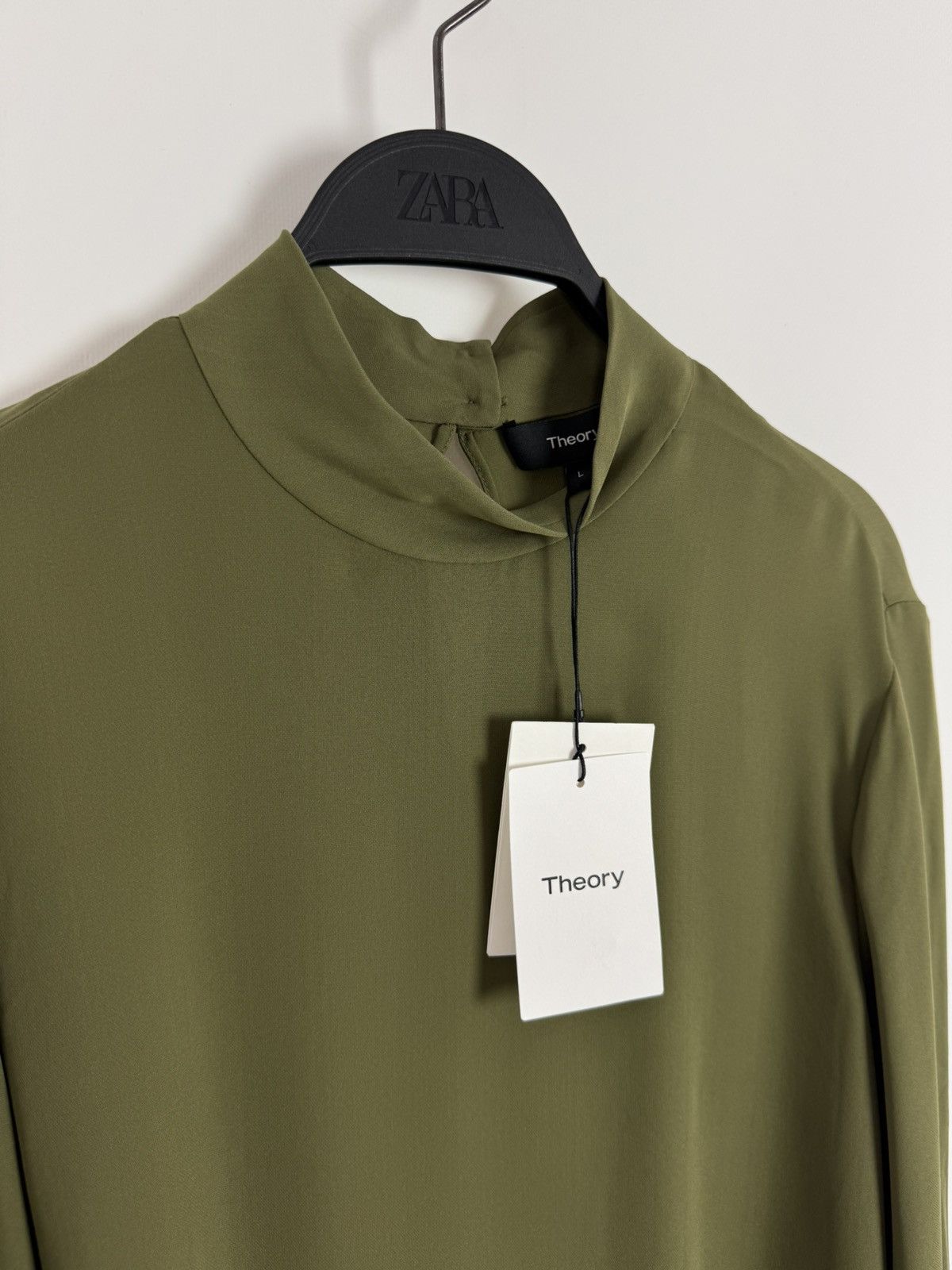 Theory NWT Theory Mock Neck Silk Blouse Top Long Sleeve Size L / US 10 / IT 46 - 7 Thumbnail