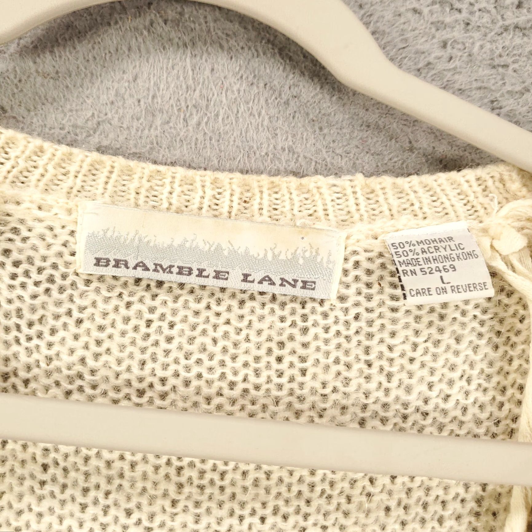 Vintage VINTAGE Bramble Lane Womens CardiganSweater Mohair Ivory Button Long Sleeve V-Neck L (Relaxed Fit) Size L / US 10 / IT 46 - 3 Thumbnail