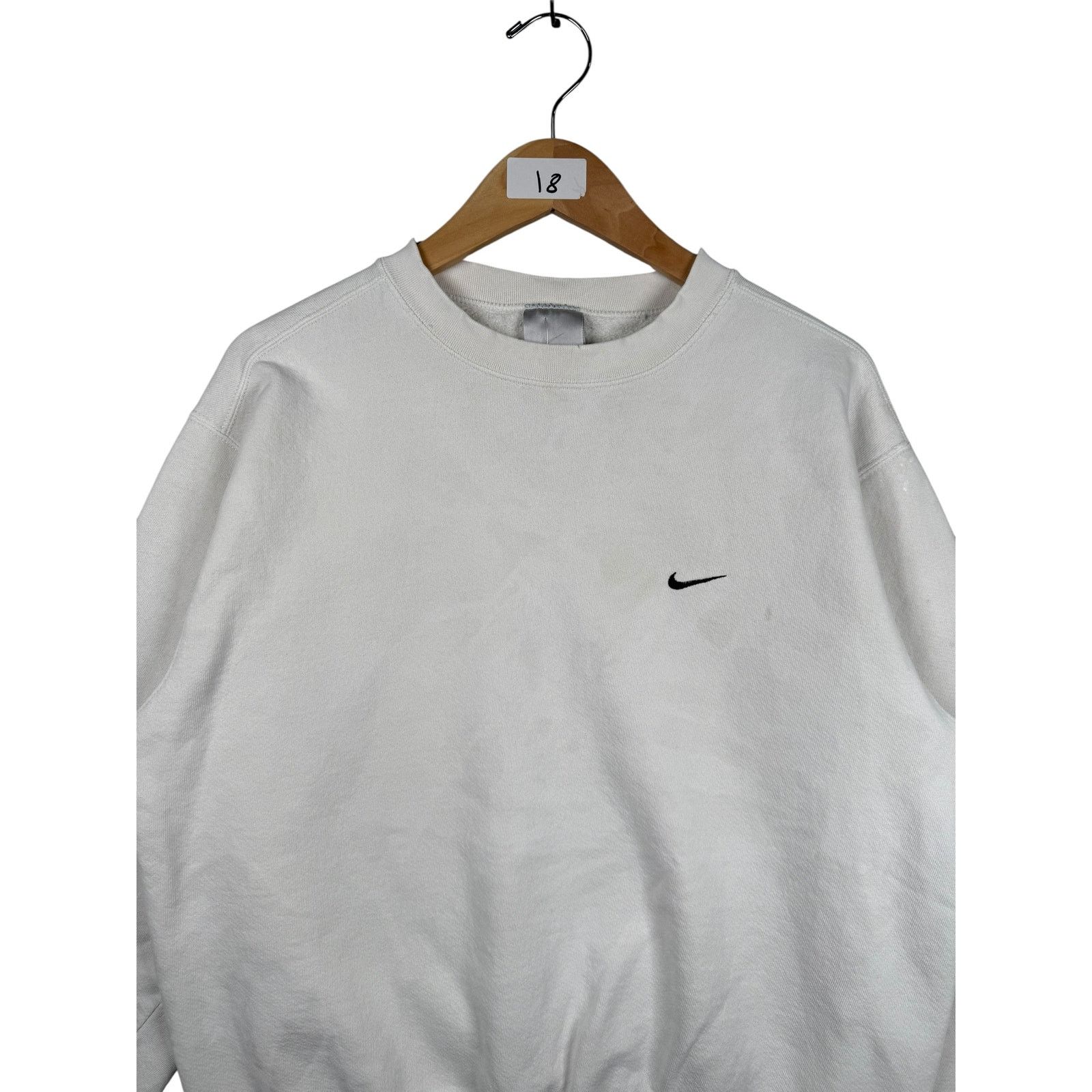 Nike Vintage Nike Embroidered Crewneck Medium Size US M / EU 48-50 / 2 - 2 Thumbnail
