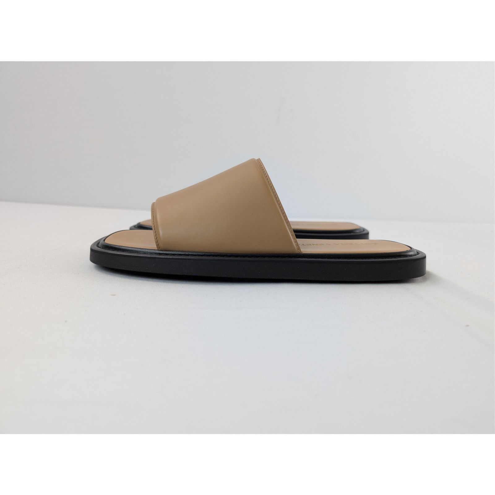Bottega Veneta o1rshd1 Vienna Calf Leather Slides Slipper in Camel Size US 6 / EU 39 - 10 Thumbnail