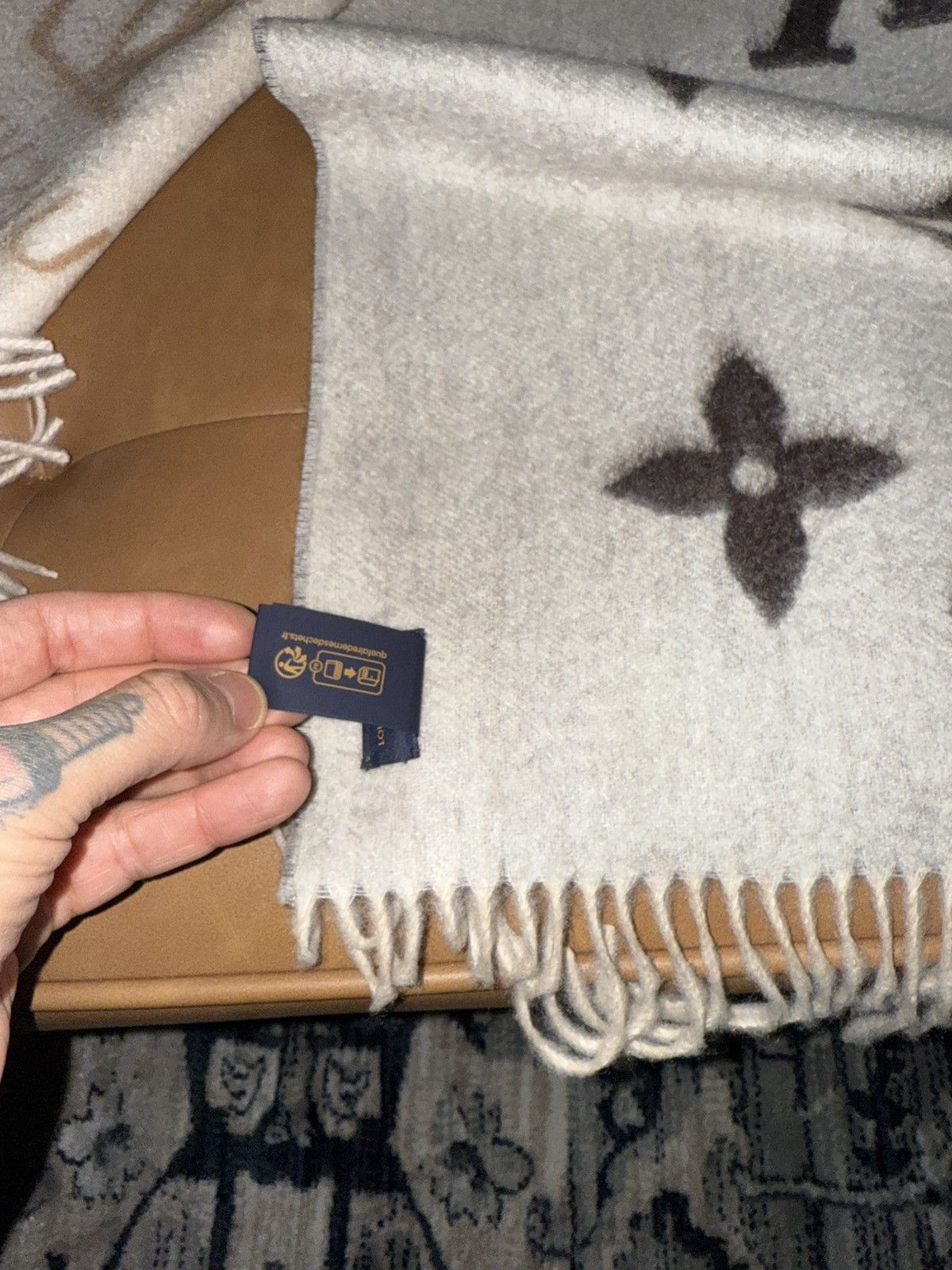 Louis Vuitton Louis vuitton gradient cashmere scarf Size ONE SIZE - 10 Thumbnail