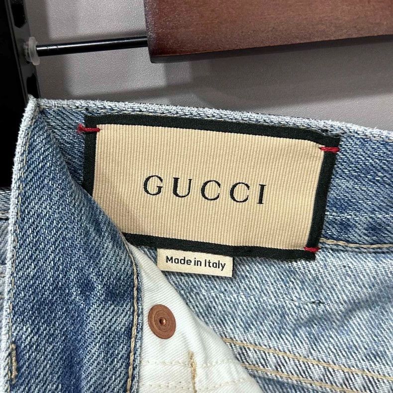 Gucci Gucci Embroidered logo destroys denim shorts 2506-Nextarrow Size 25" / US 0 / IT 36 - 5 Thumbnail