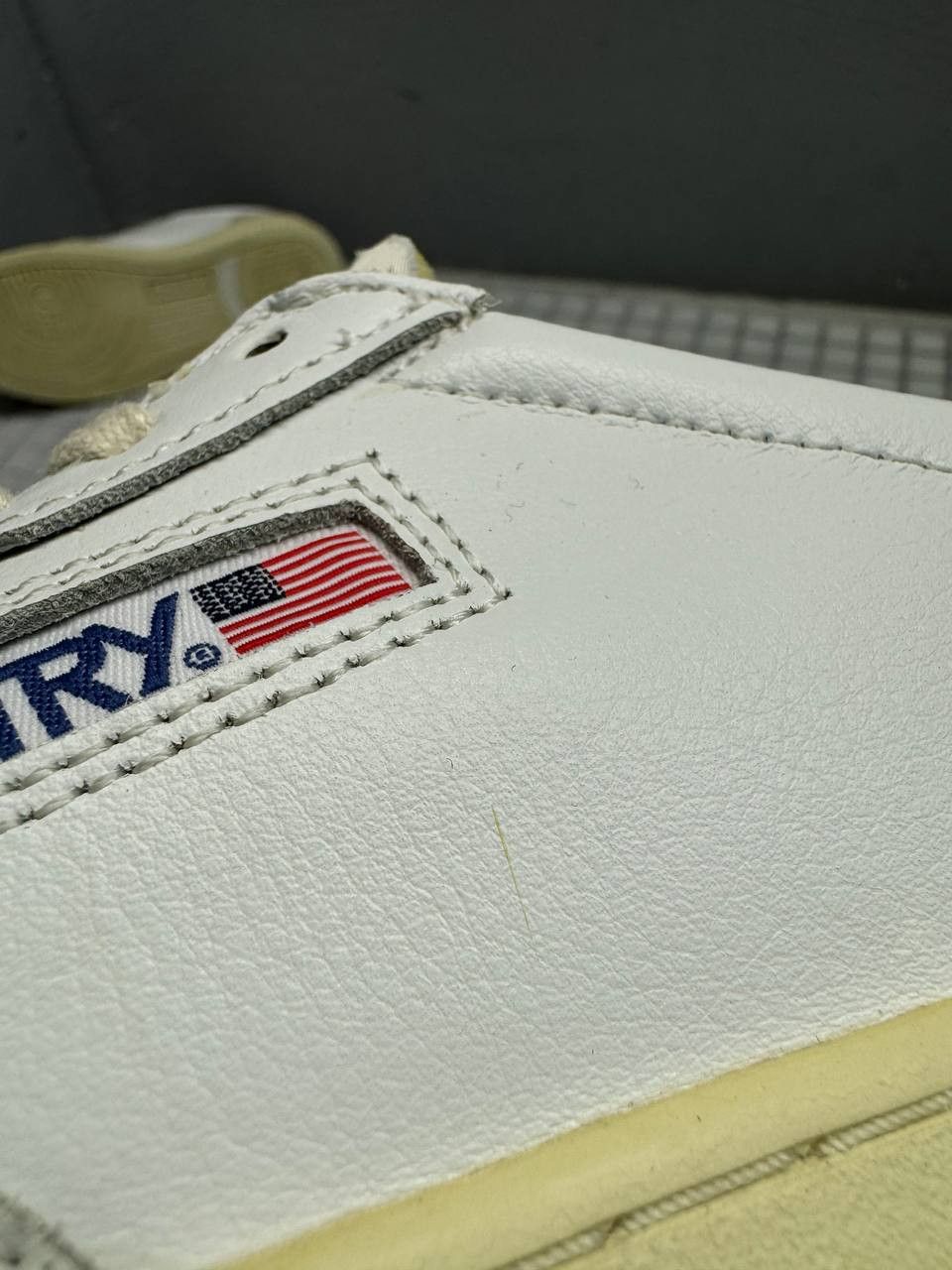 AUTRY Medalist Leather