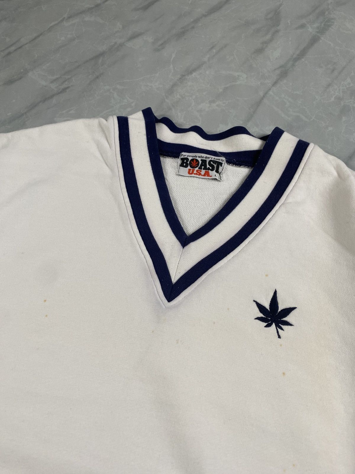 Boast Vintage Boast USA Marijuana V Neck Sweatshirt Size US L / EU 52-54 / 3 - 3 Thumbnail