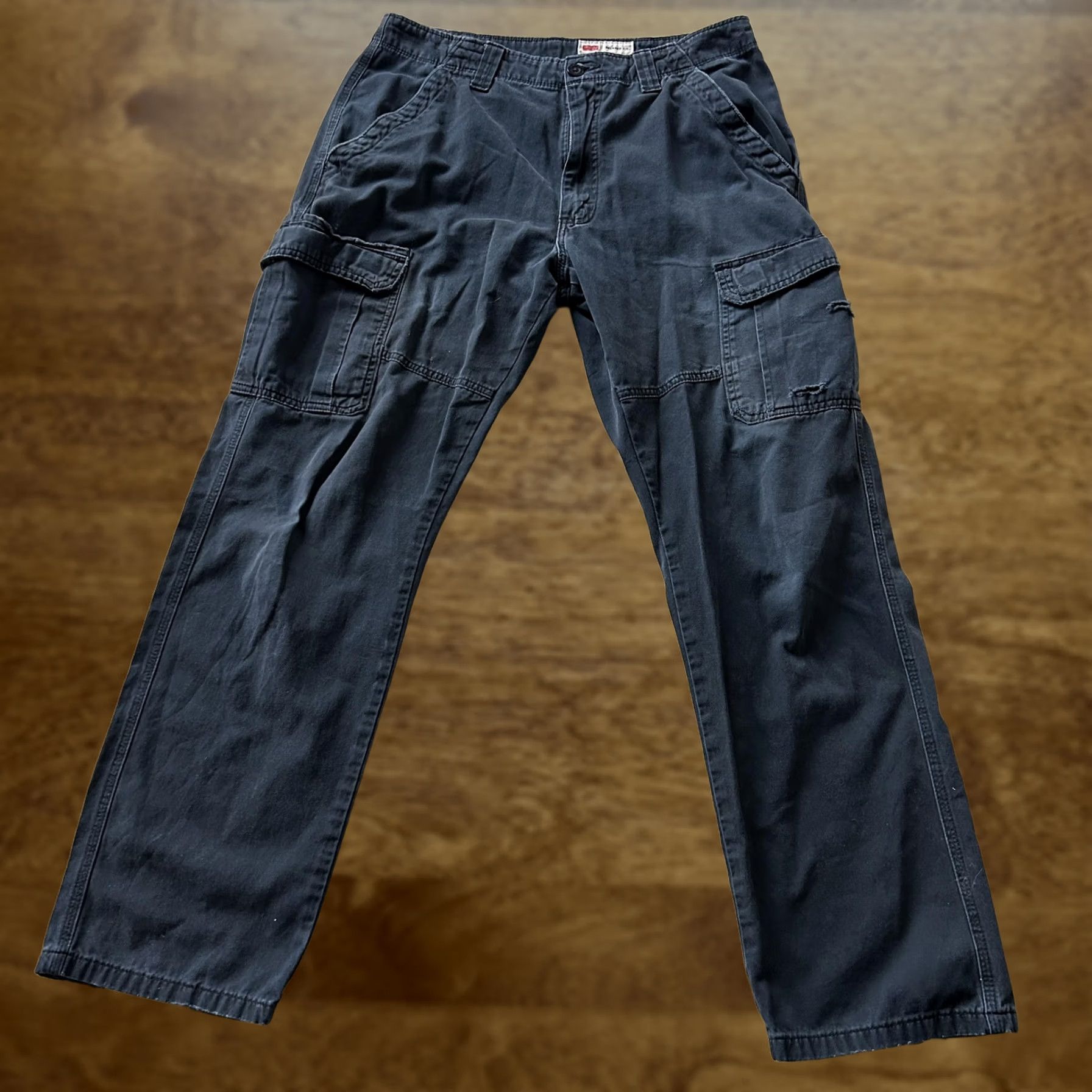 Wrangler VINTAGE? Wrangler Cargo Pants Mens 34x36 Black Relaxed Fit Straight Leg Workwear Pants Size US 34 / EU 50 - 1 Thumbnail