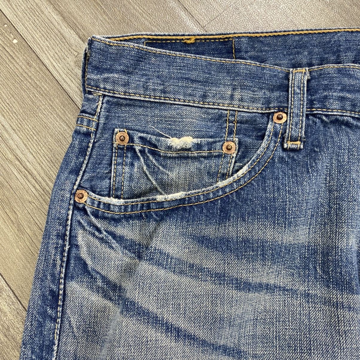 Levi's Vintage Clothing 1990s Vintage Levis 501 36x32 Distressed Faded Blue Jeans Size US 36 / EU 52 - 6 Thumbnail