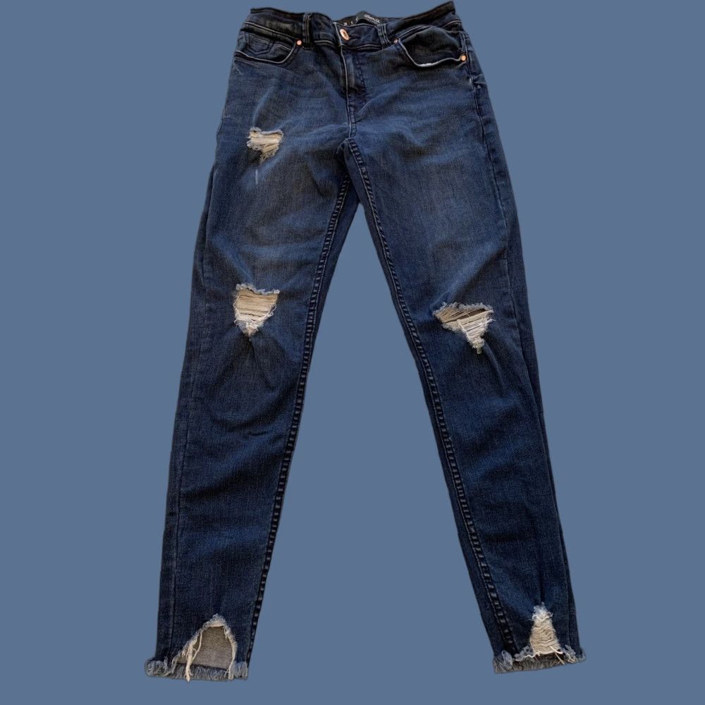 Denim & Co. VINTAGE 6 Denim Co Jeans Women's Dark Wash Distressed Stretch Denim Raw Hem 26" Inseam Blues Size 28" / US 6 / IT 42 - 1 Thumbnail