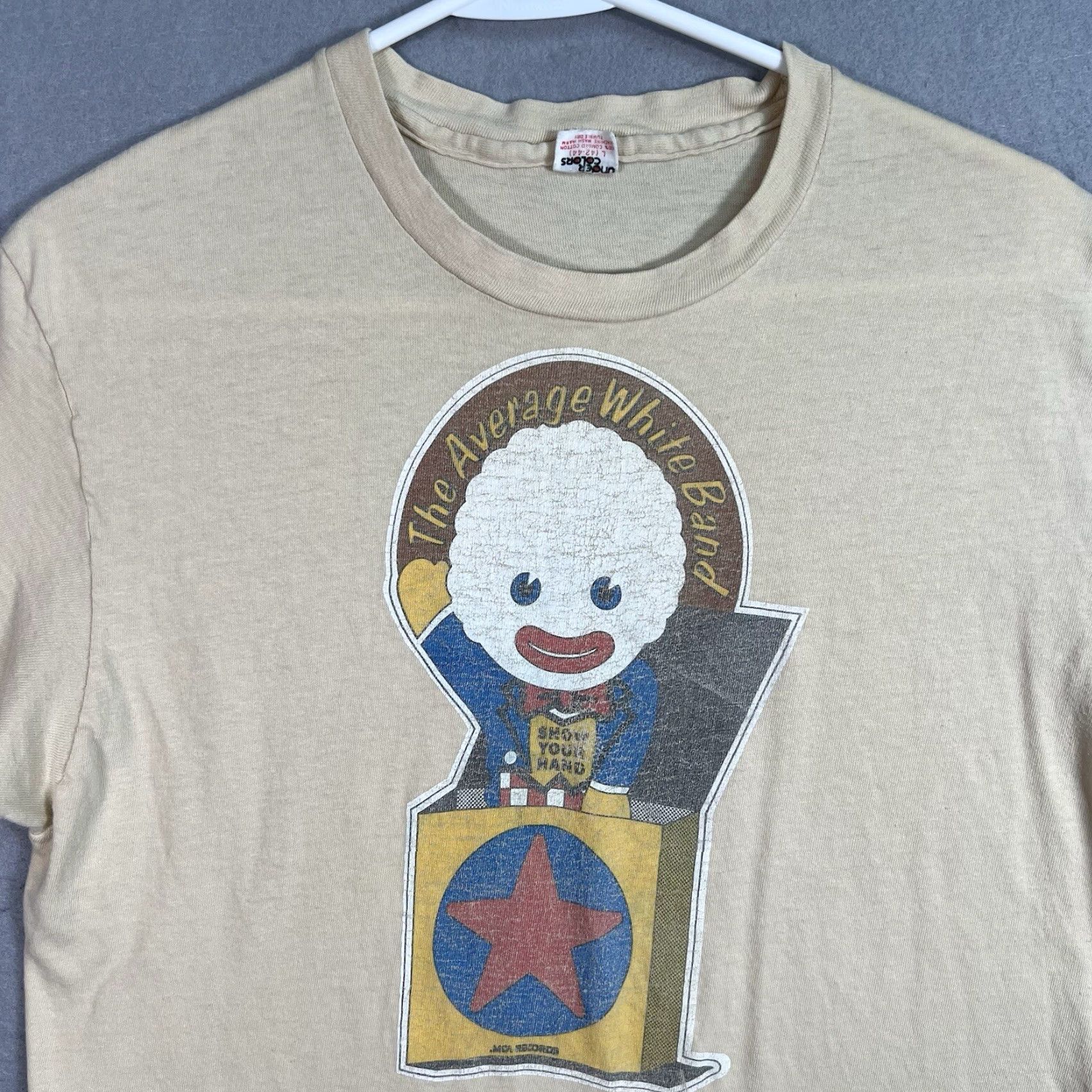 Hanes VINTAGE Average White Band Show Your Hand Shirt Adult Large Beige Mens Size US L / EU 52-54 / 3 - 4 Thumbnail