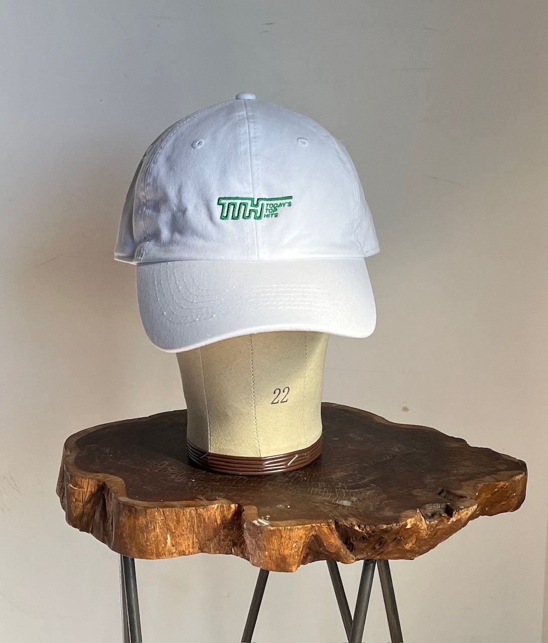 Other NWOT Spotify Today's Top Hits White Cotton Dad Hat Size ONE SIZE - 1 Thumbnail