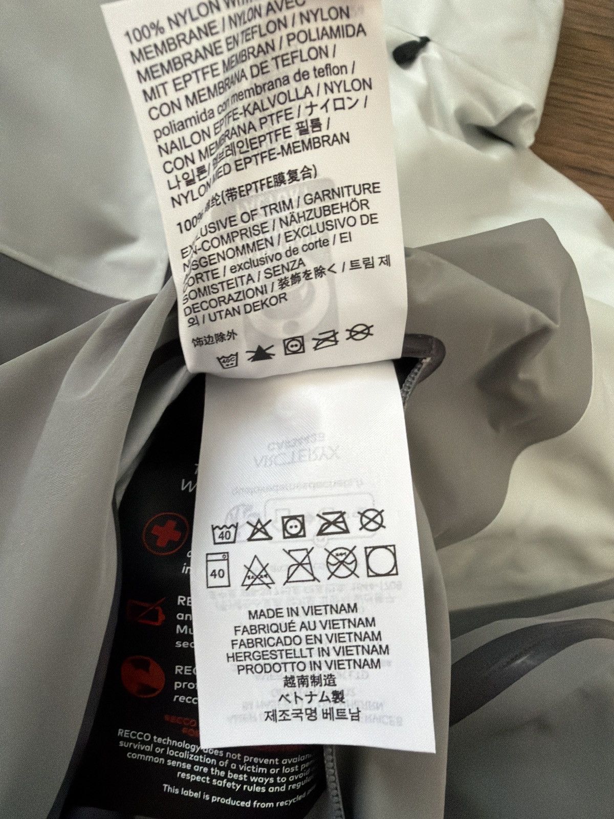 Arc'teryx Arc’teryx Beta AR Jacket Goretex Pro Solitude Void Size US L / EU 52-54 / 3 - 21 Thumbnail