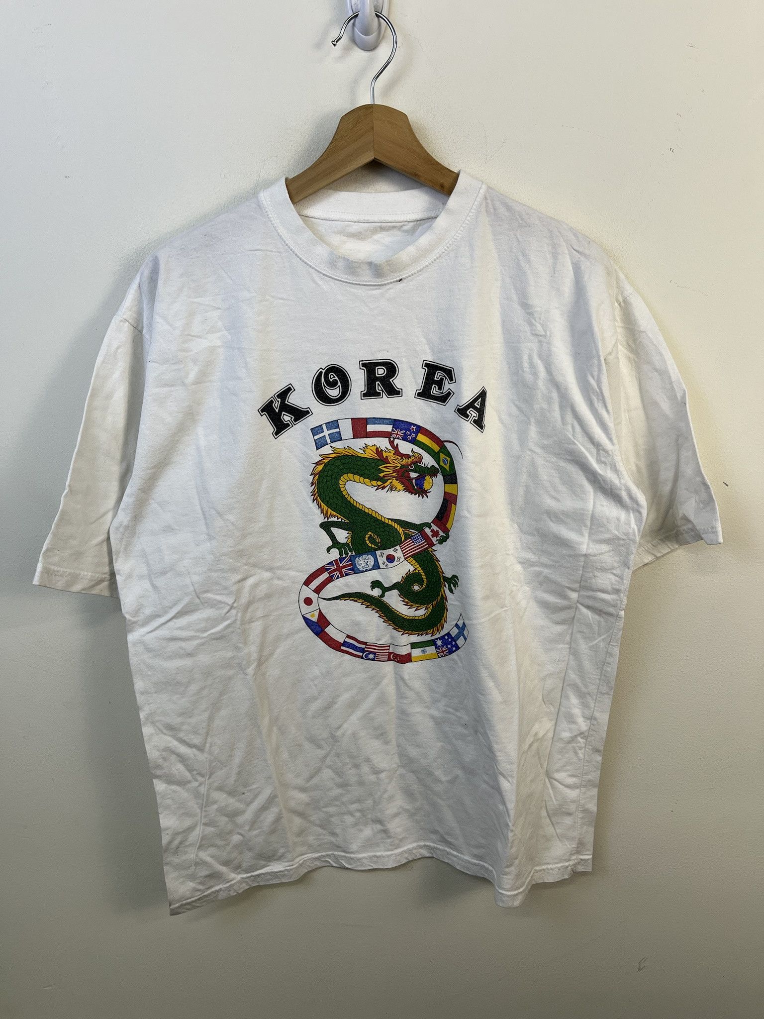 Vacation Vintage Tee Shirt Korea Dragon Flag Tee Shirt SIze L Size US L / EU 52-54 / 3 - 1 Thumbnail