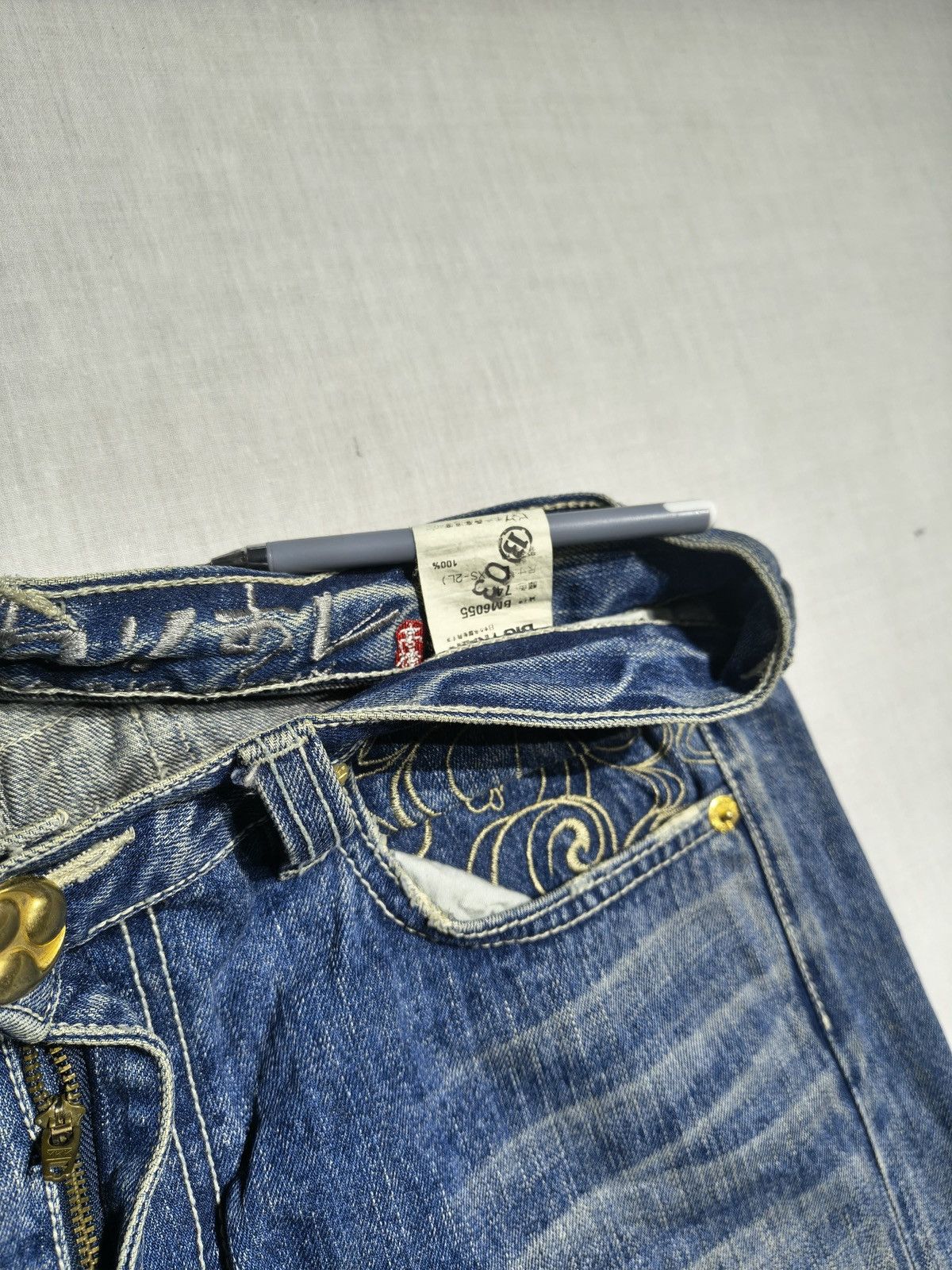 Japanese Brand Big Train Koi Fish Gold Embroidery y2k jeans (047) Size US 36 / EU 52 - 15 Thumbnail