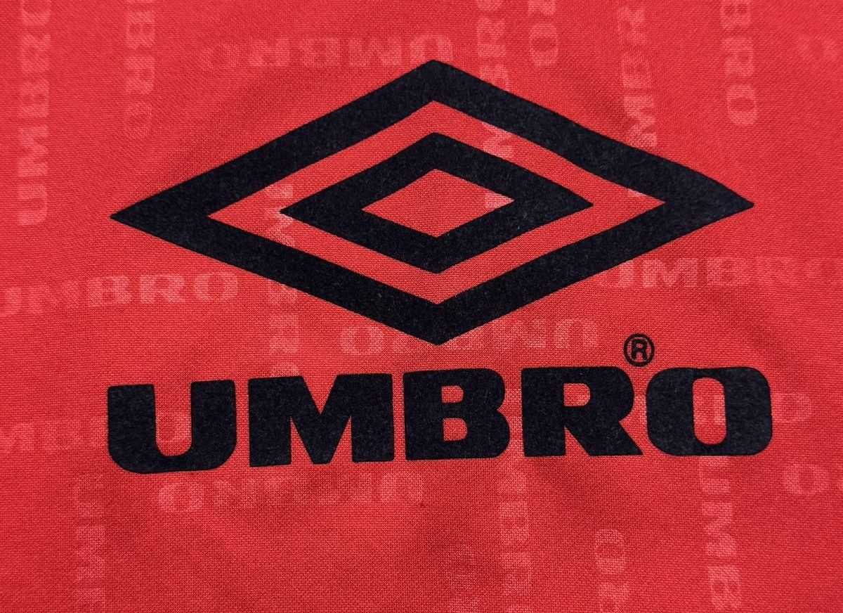 Umbro 1990s Umbro Template Football Shirt Soccer Jersey Vintage Size US L / EU 52-54 / 3 - 7 Thumbnail