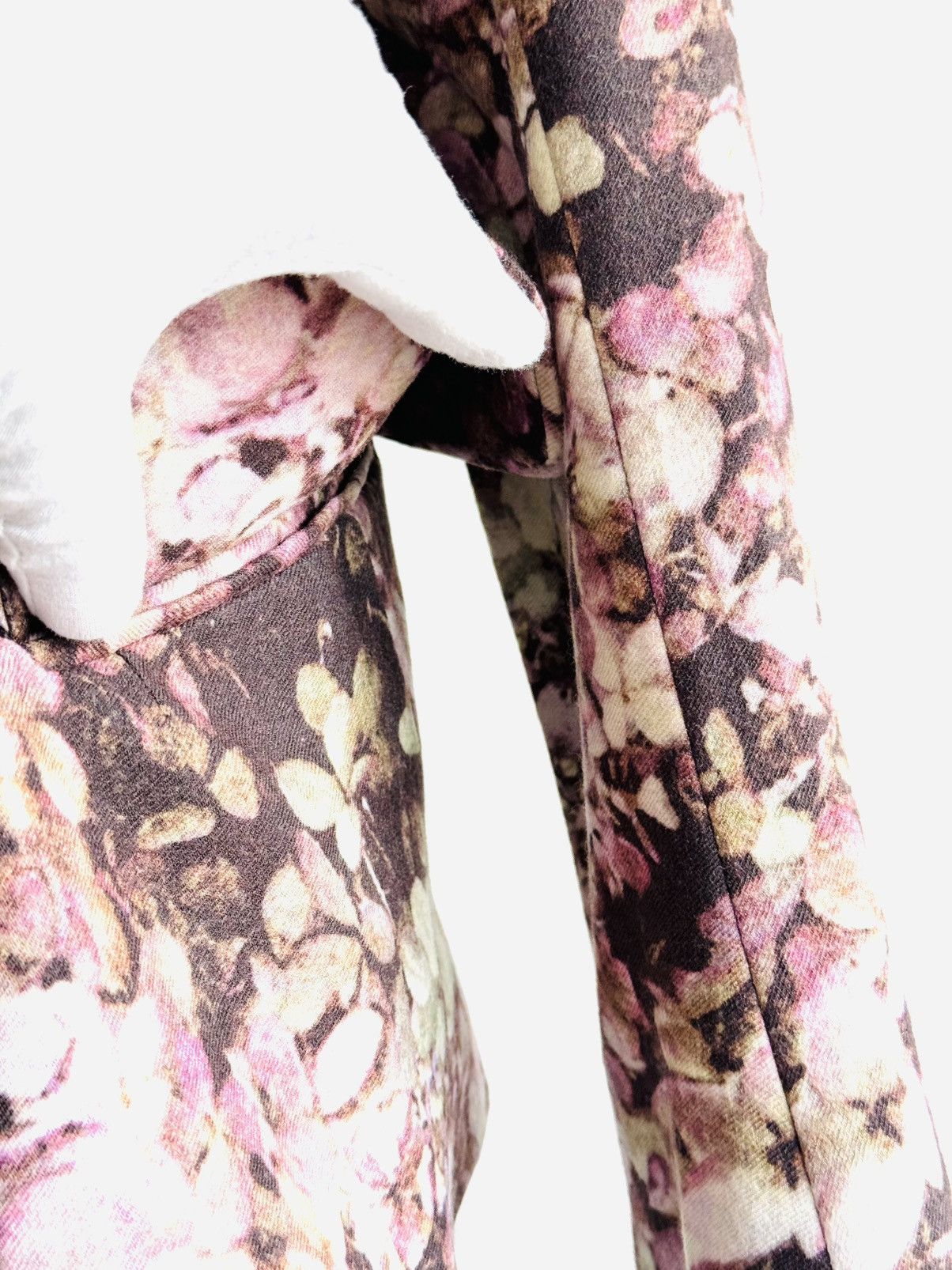 Ann Demeulemeester Fall 2008 Ann Demeulemeester Floral blazer w/ ruffle detail Size XS / US 0-2 / IT 36-38 - 7 Thumbnail
