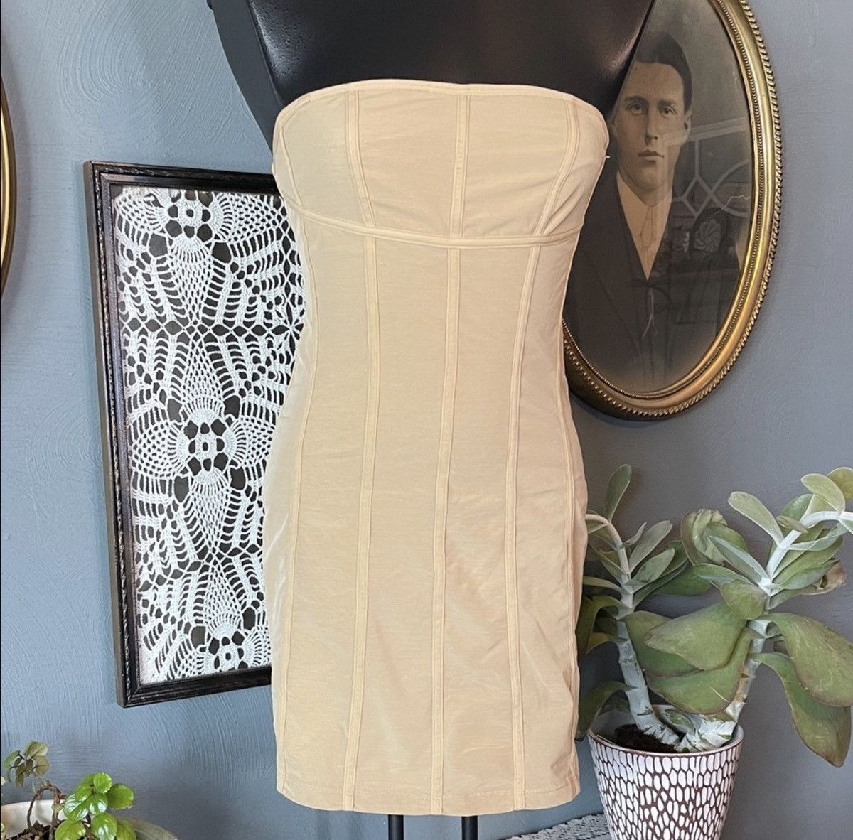 Urban Outfitters Urban outfitters bari dress Size S / US 4 / IT 40 - 1 Thumbnail