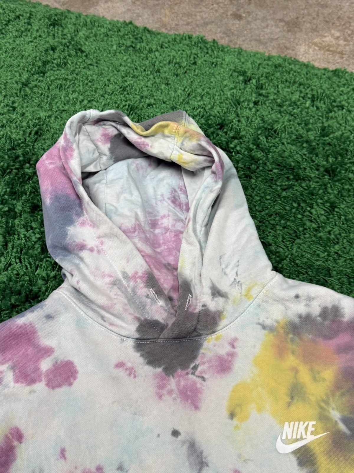 Nike Nike Tie Dye Logo Mini Swoosh Hoodie Small Size US S / EU 44-46 / 1 - 6 Thumbnail