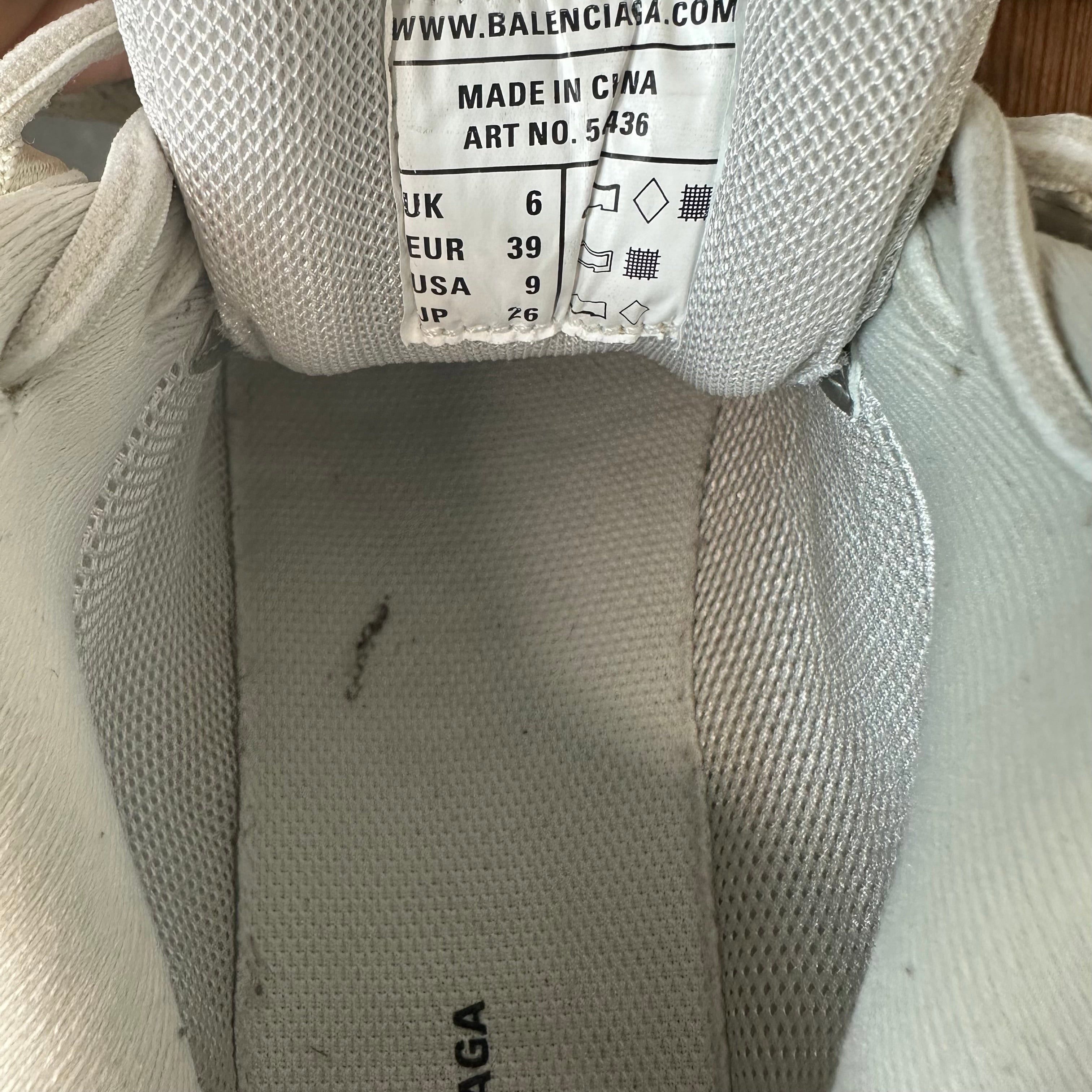 Balenciaga Balenciaga Track Runner Triple White Sneaker Sz 6.5 (39) Size US 6.5 / EU 39-40 - 7 Thumbnail