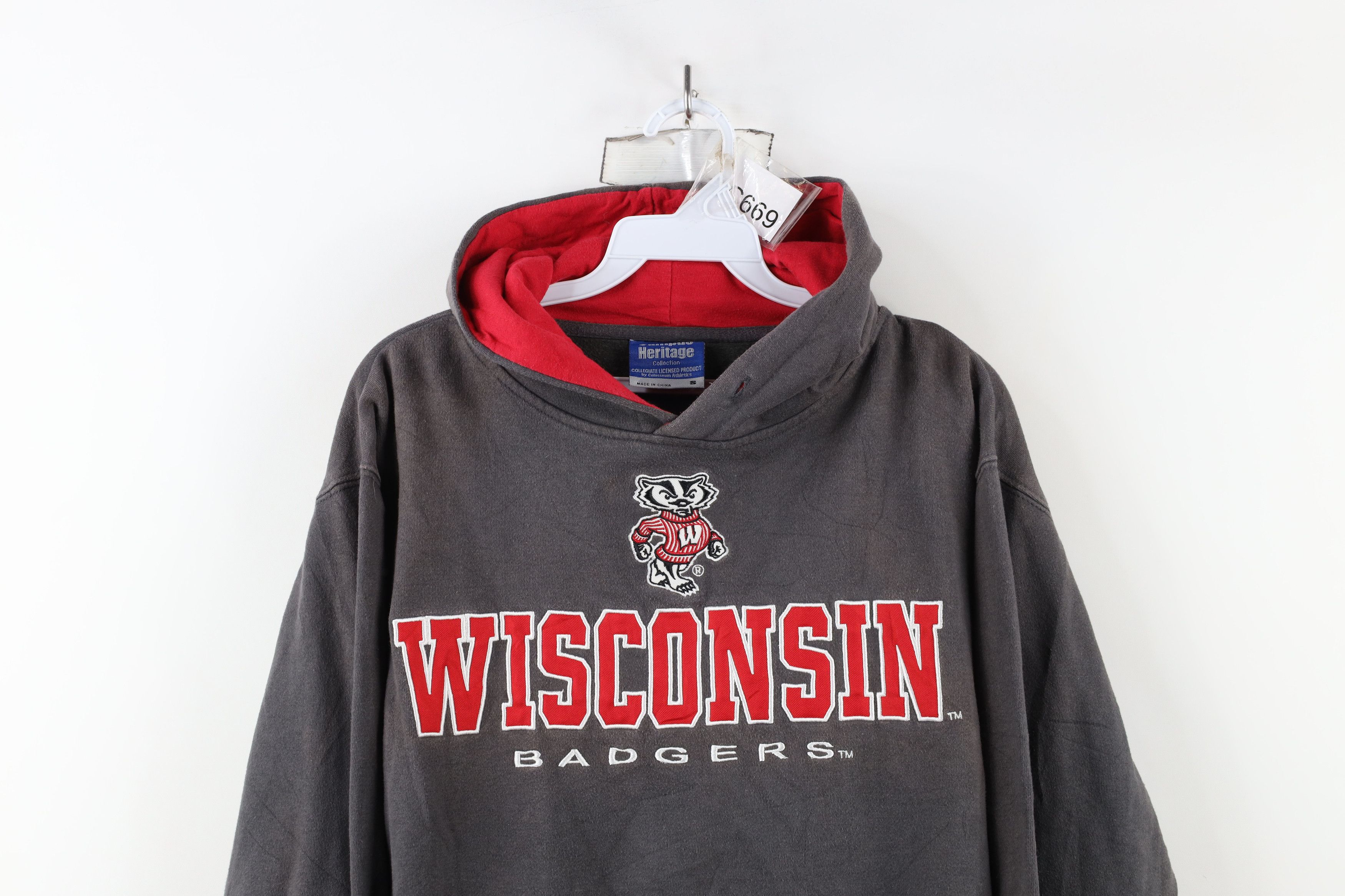 Vintage Vintage Spell Out University of Wisconsin Hoodie Sweatshirt Size US S / EU 44-46 / 1 - 2 Thumbnail