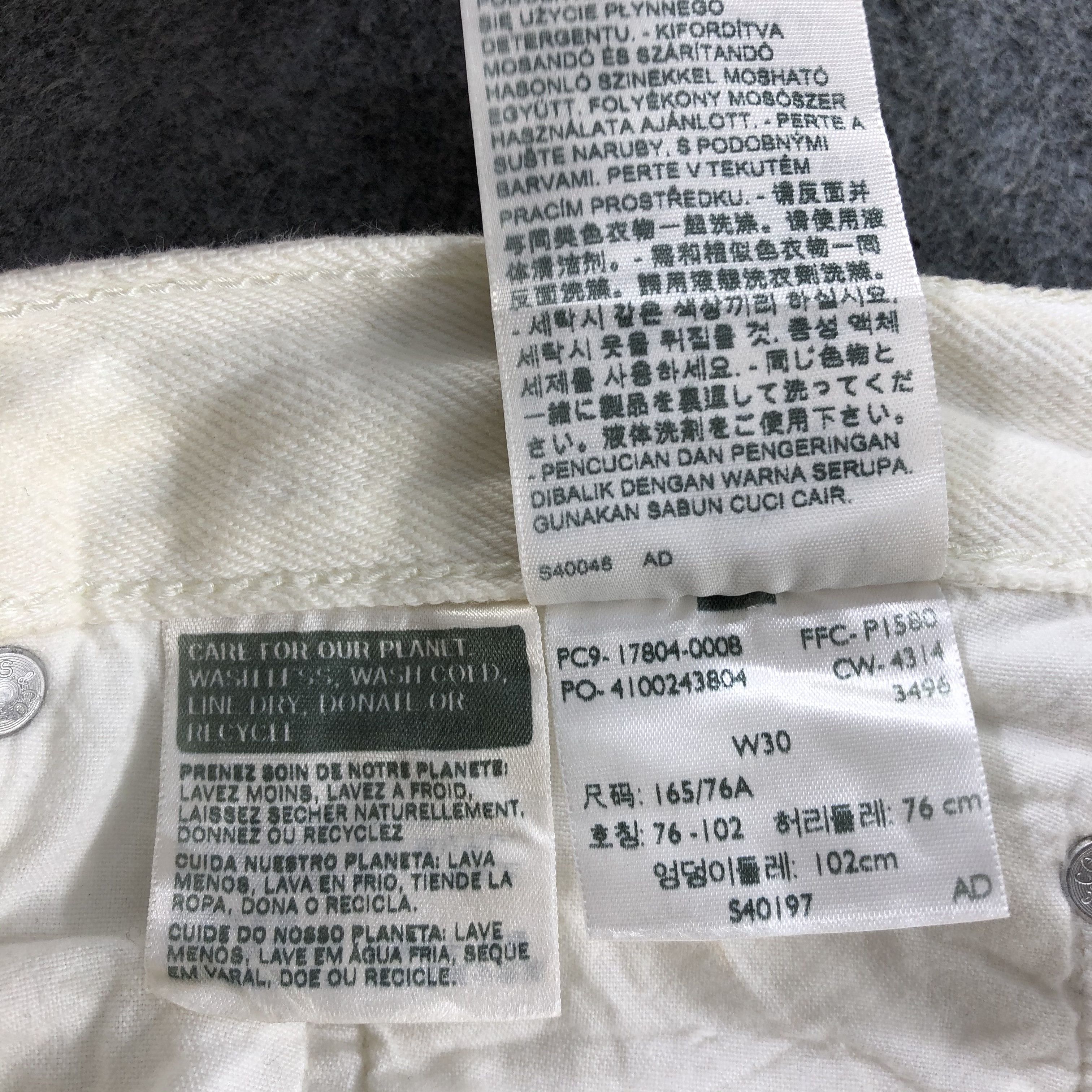 Levi's Vintage Light Wash Levis 501 Jeans-J2498 Size US 35 - 14 Thumbnail