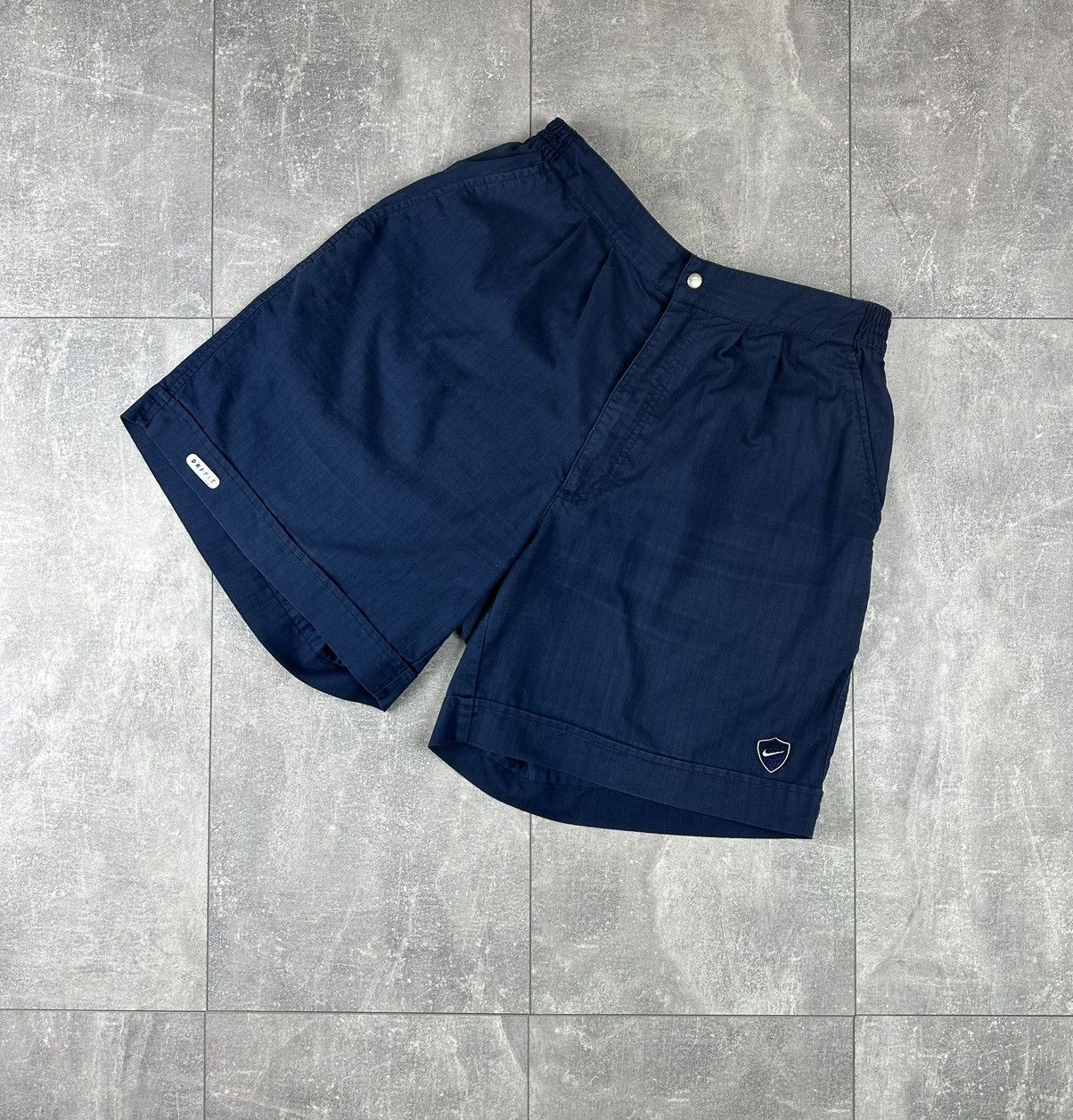 Nike Nike Golf Vintage Retro Small Swoosh Logo Short Size US 34 / EU 50 - 1 Thumbnail