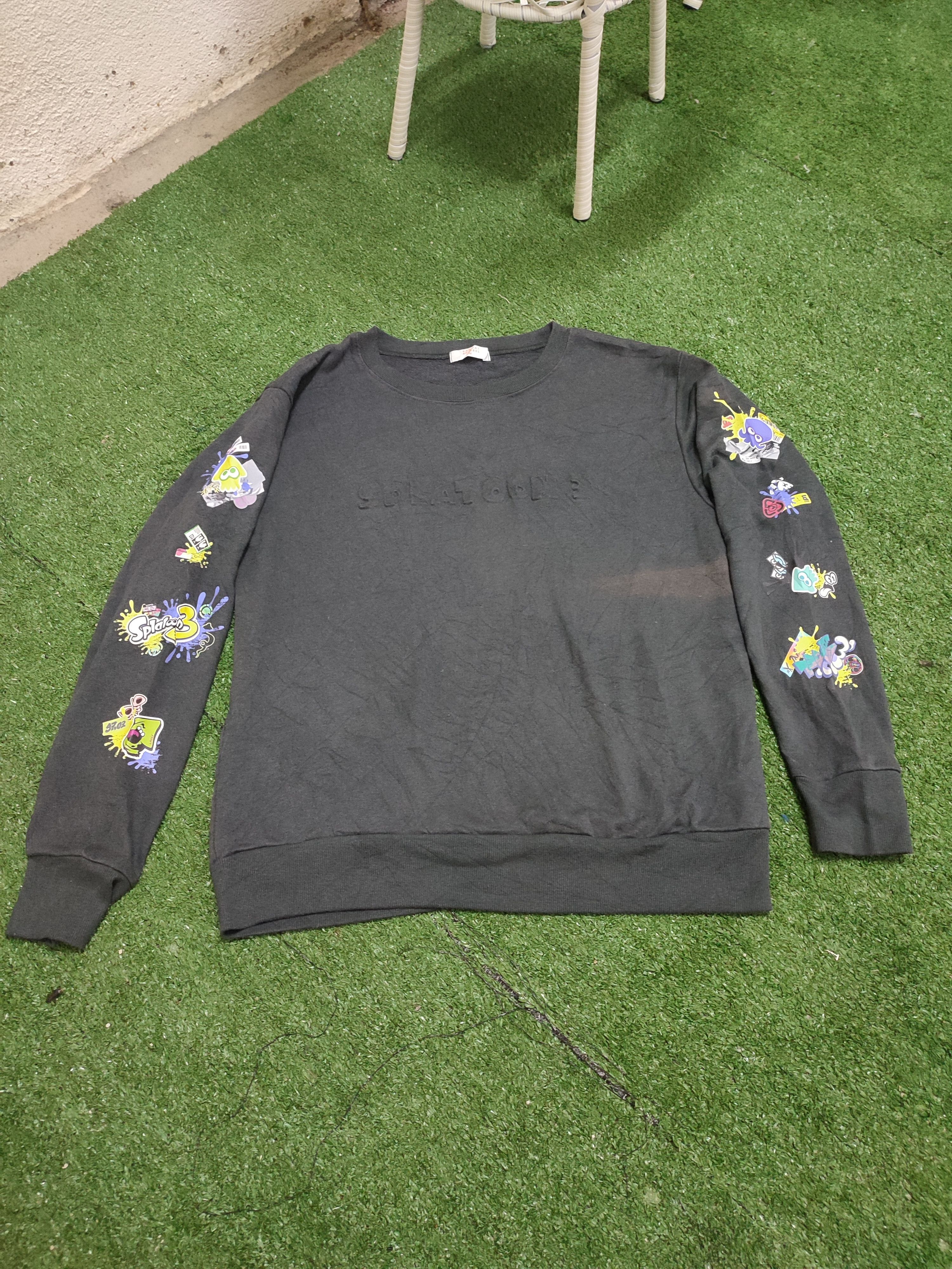 image of Nintendo Vintage Bandai Apparel Splatoon 3 Sweatshirt in Dark Grey, Men's (Size Medium)