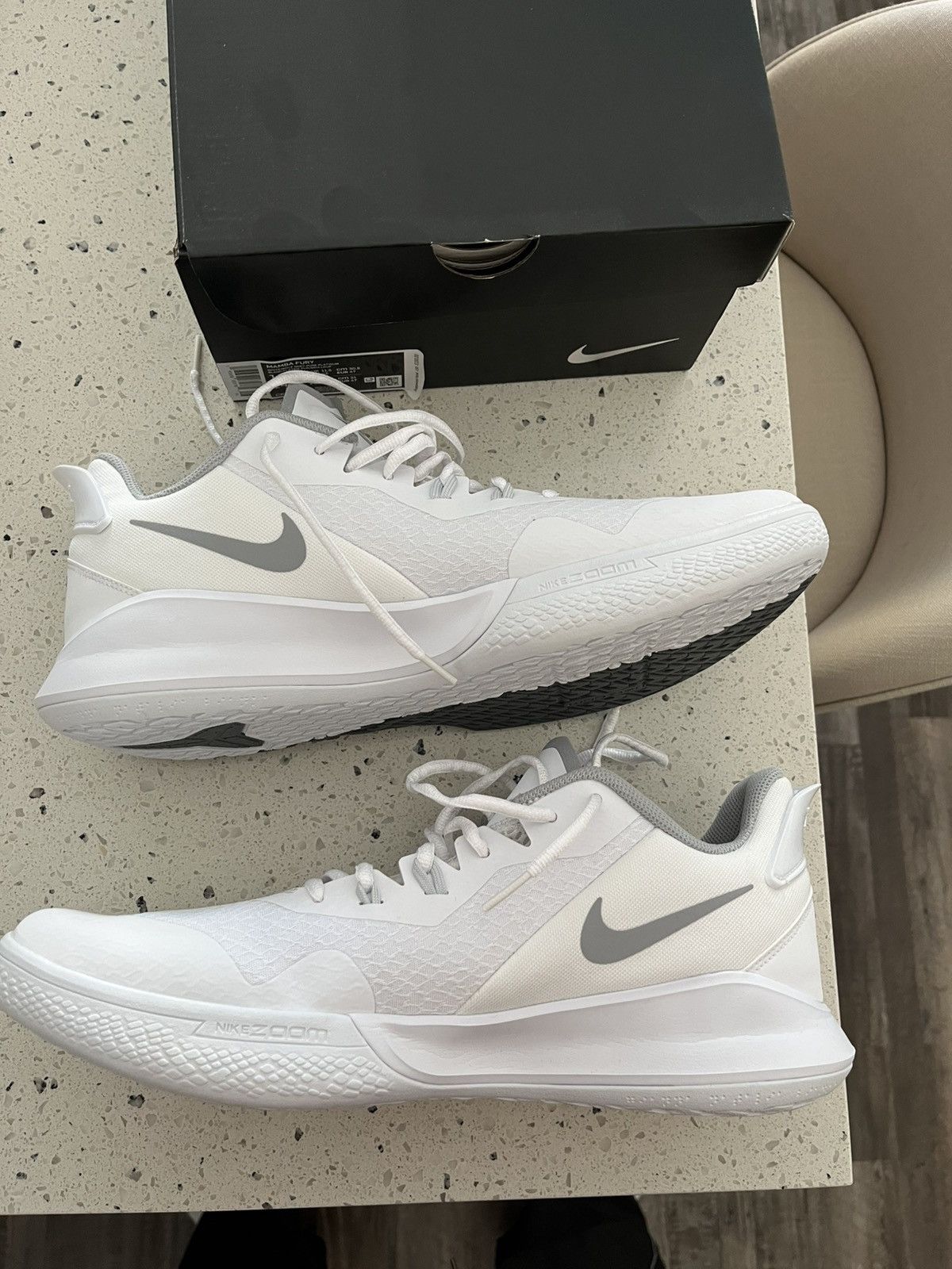 Nike Nike Kobe Fury 12.5 Size US 12.5 / EU 45-46 - 2 Thumbnail