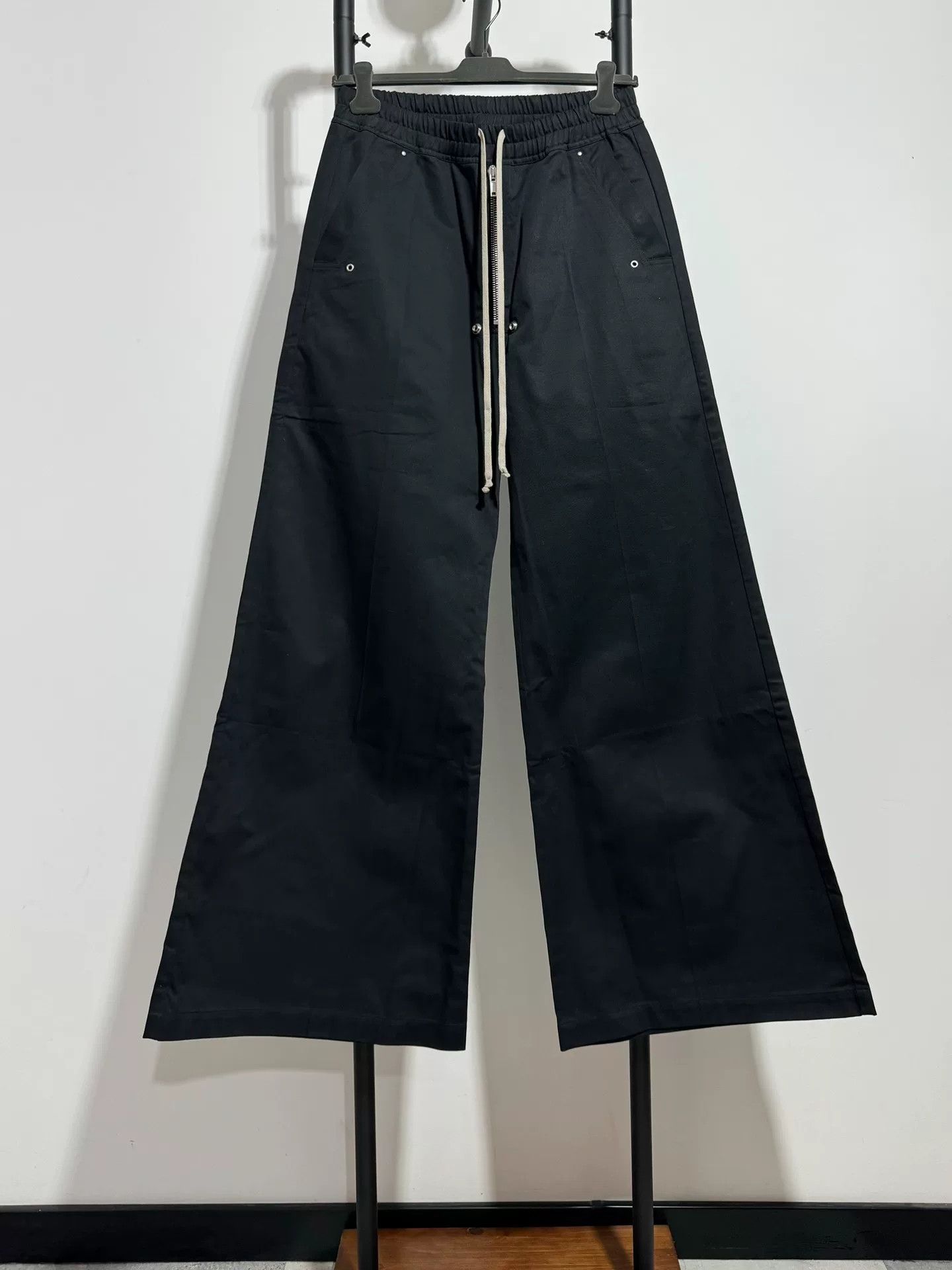Rick Owens rick owens black wide leg trousers Size US 39 - 1 Thumbnail