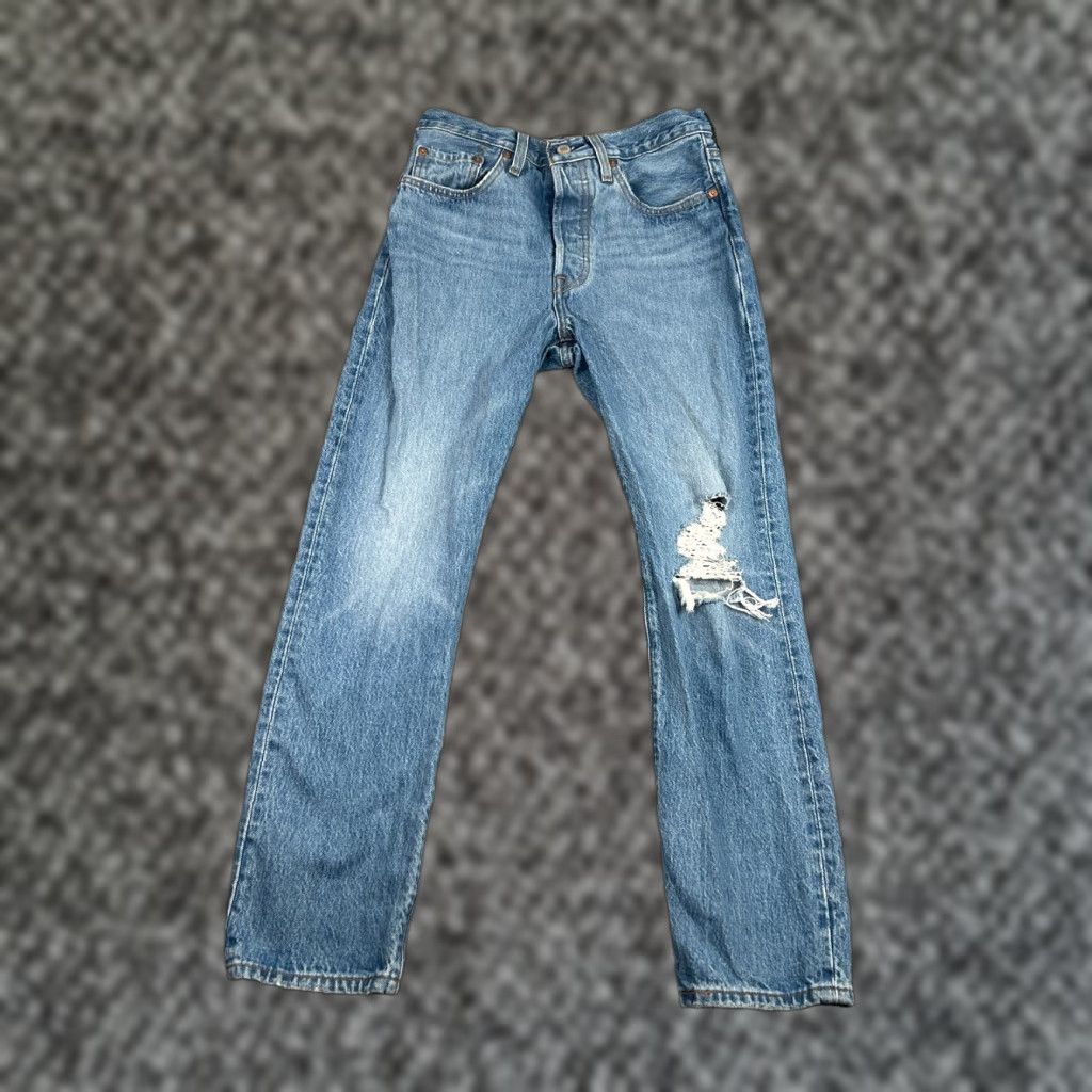 Levi's VINTAGE Levis 501 Jeans Womens 26x28 Blue Denim Button Fly Logo Patch Regular Fit Straight 5-Pocket Classic City USA Size 26" / US 2 / IT 38 - 1 Thumbnail