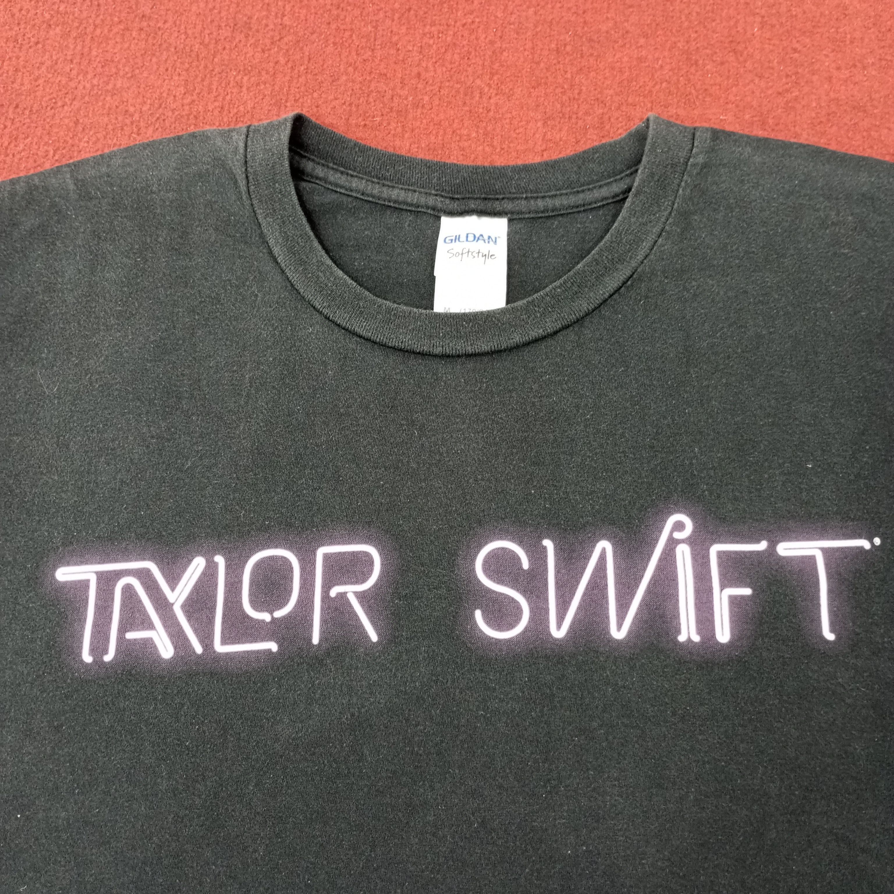 Band Tees × Vintage Taylor Swift Singer Music World Tour Tshirt Size US S / EU 44-46 / 1 - 2 Thumbnail