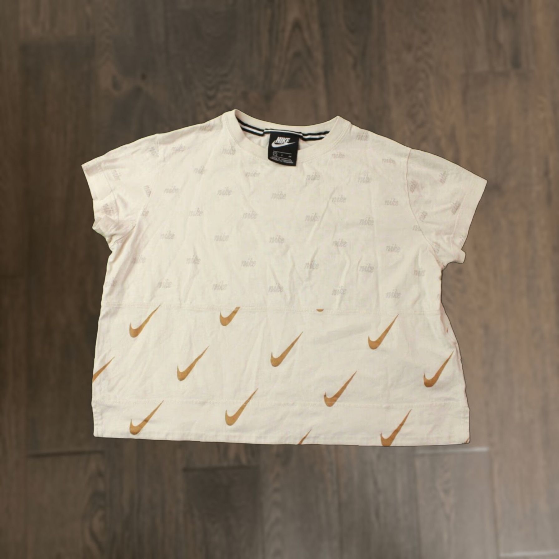 Nike Nike Shirt Women Slim Short Sleeve T-Shirt 2018 Size S White Casual Jersey Knit Size S / US 4 / IT 40 - 1 Thumbnail